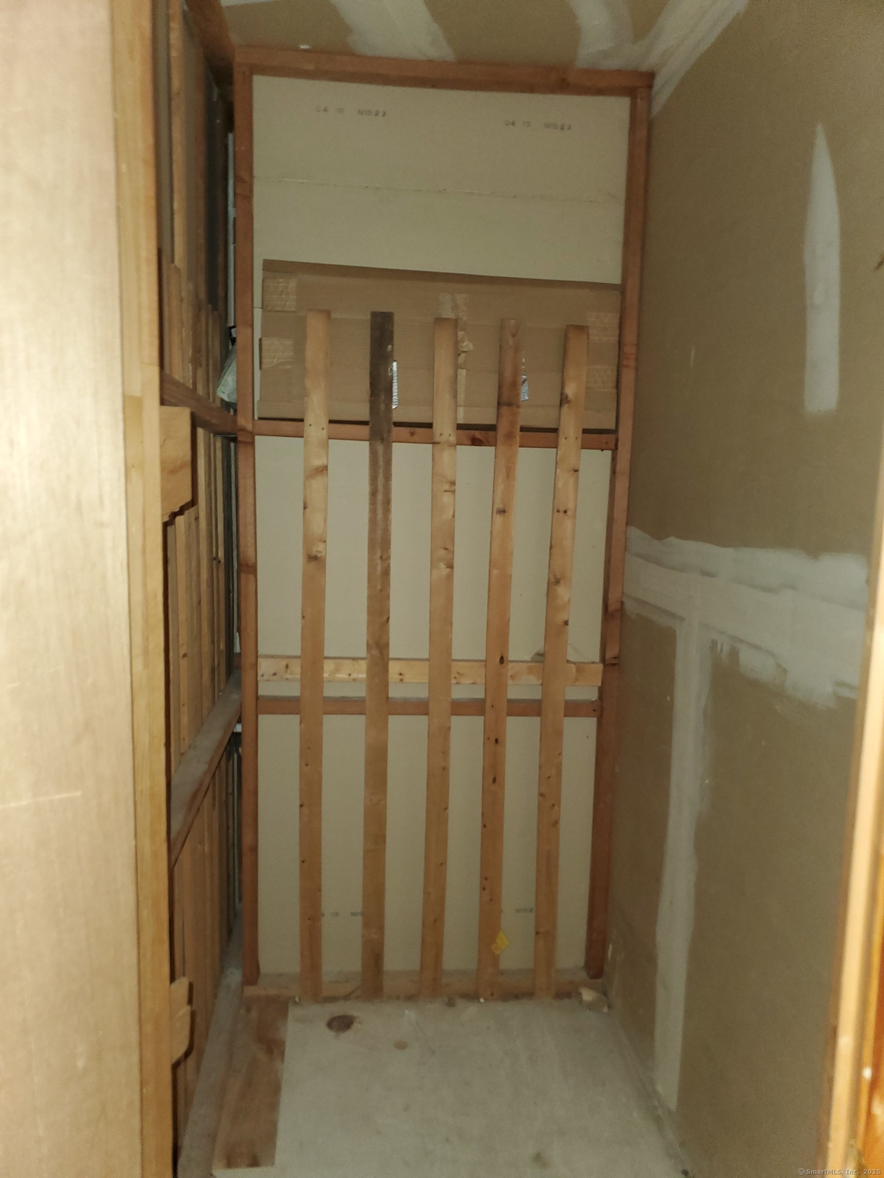 Cromwell, Connecticut 06416, United States, 2 Bedrooms Bedrooms, ,2 BathroomsBathrooms,Residential,Pending,215281