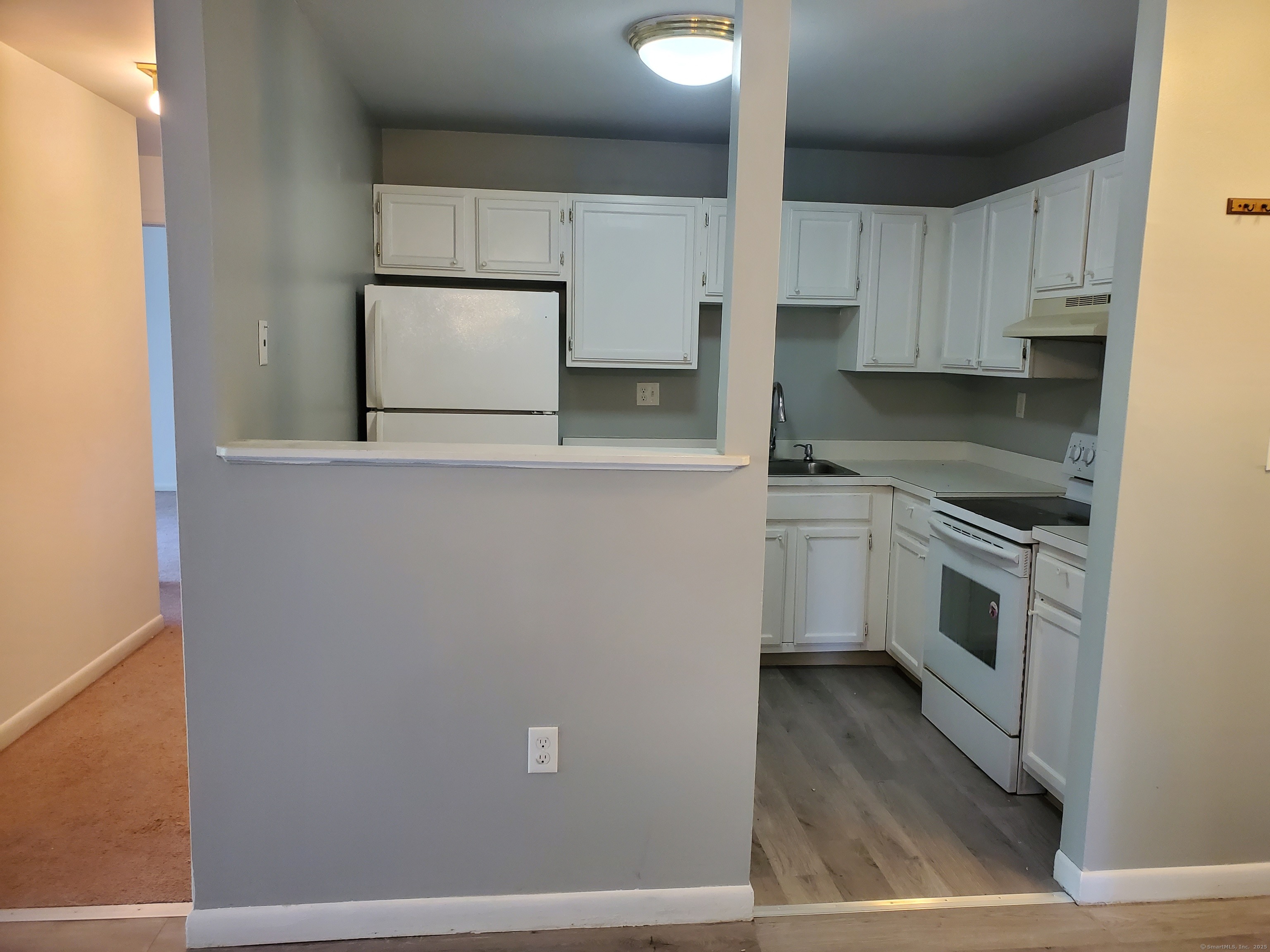 Cromwell, Connecticut 06416, United States, 2 Bedrooms Bedrooms, ,2 BathroomsBathrooms,Residential,Pending,215281