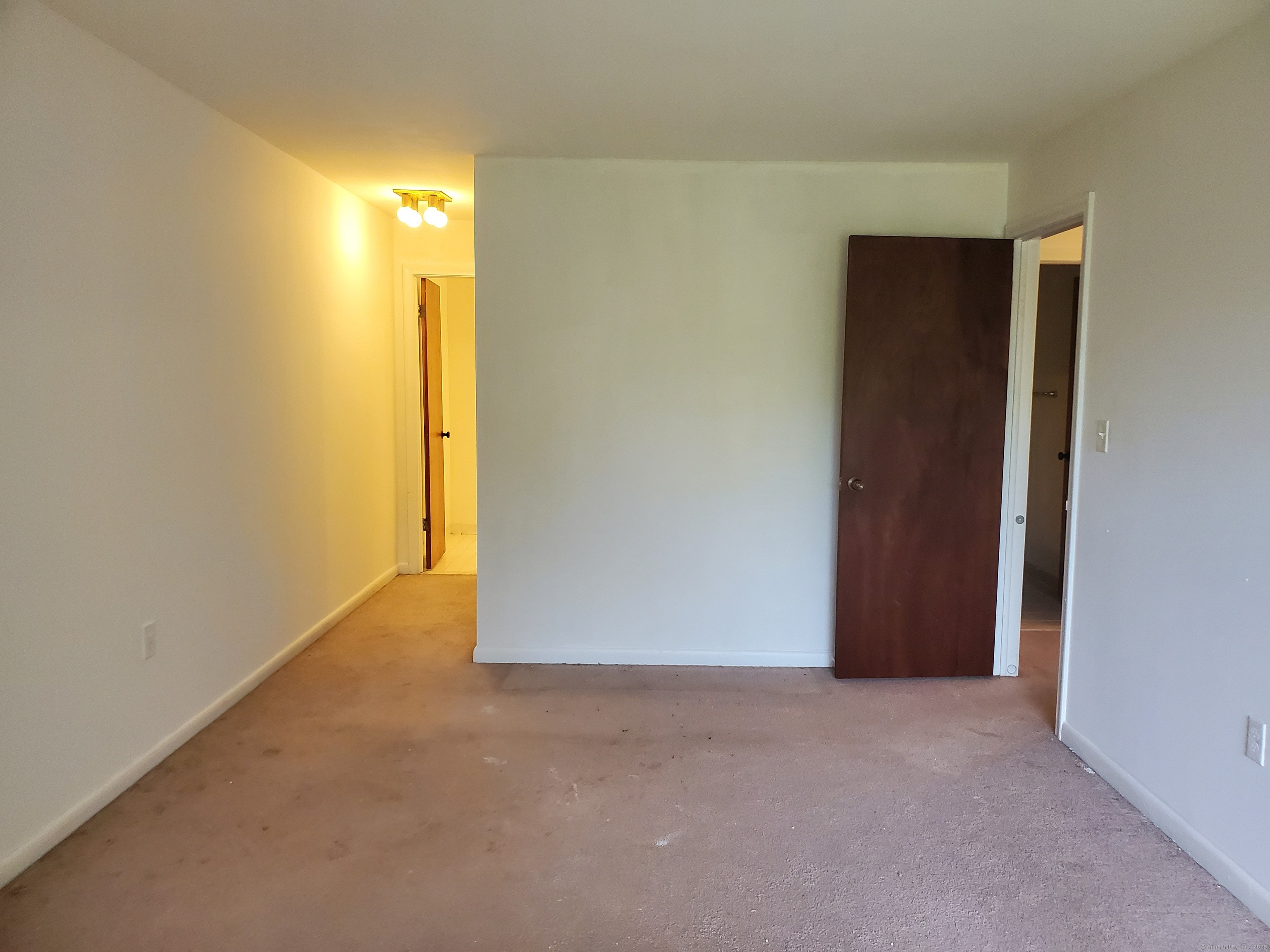 Cromwell, Connecticut 06416, United States, 2 Bedrooms Bedrooms, ,2 BathroomsBathrooms,Residential,Pending,215281