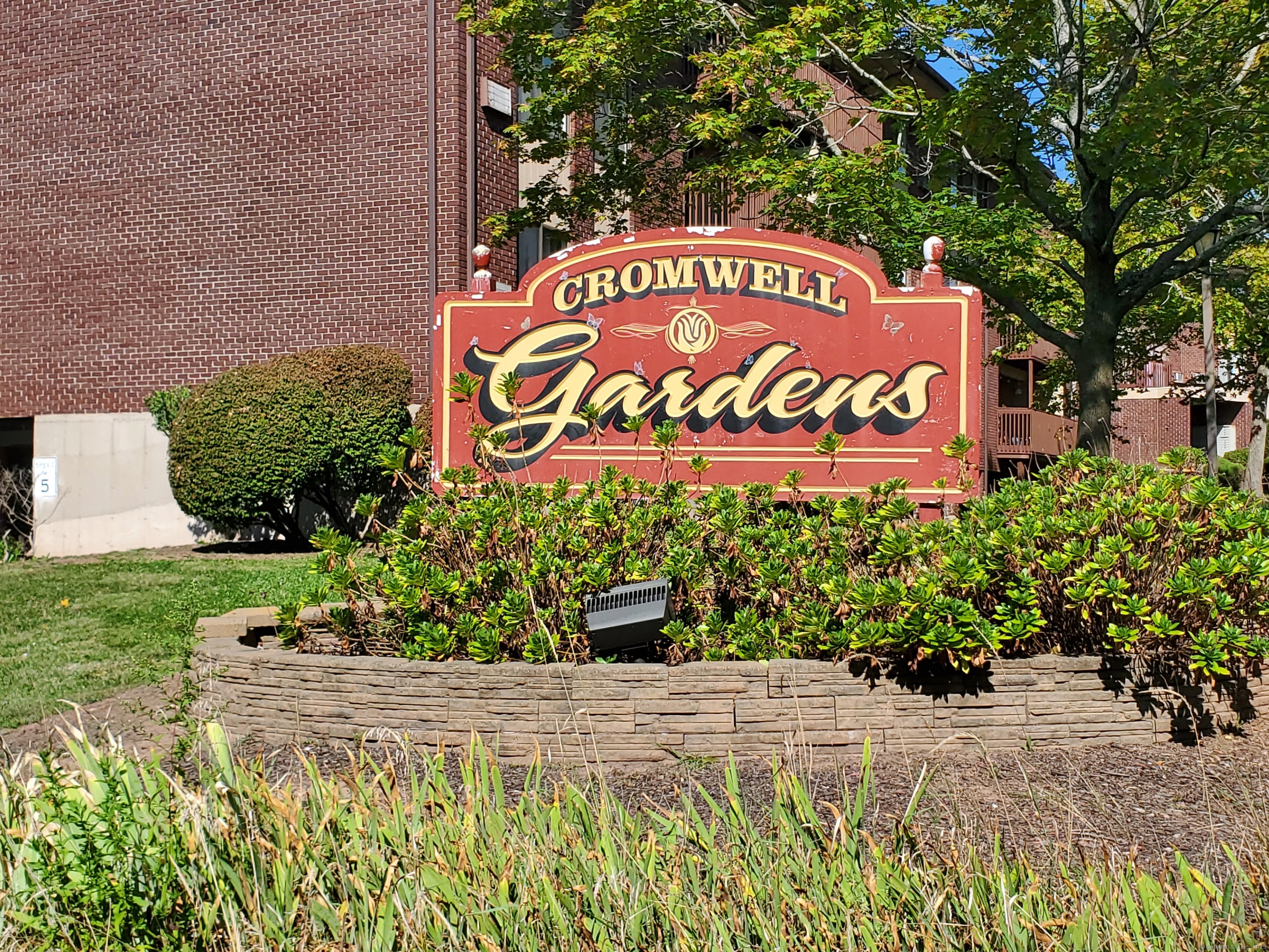 Cromwell, Connecticut 06416, United States, 2 Bedrooms Bedrooms, ,2 BathroomsBathrooms,Residential,Pending,215281