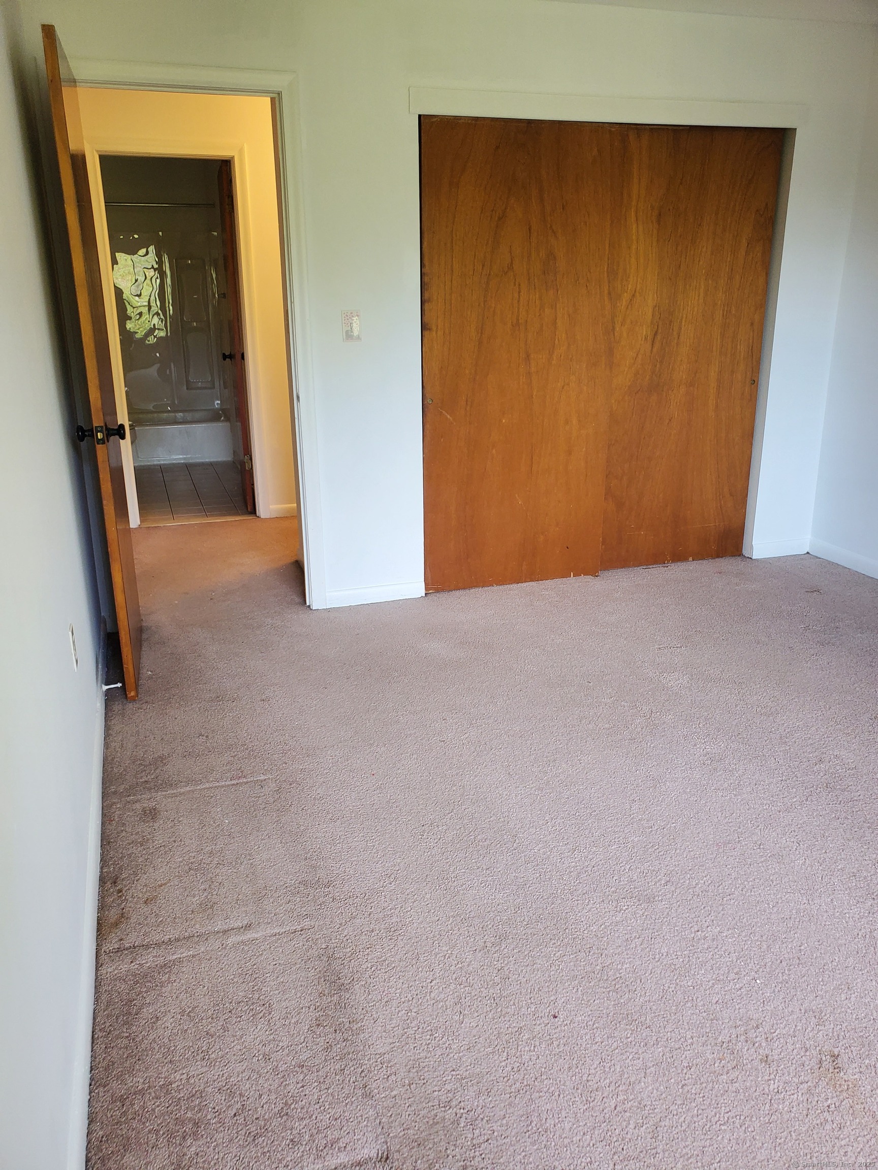 Cromwell, Connecticut 06416, United States, 2 Bedrooms Bedrooms, ,2 BathroomsBathrooms,Residential,Pending,215281