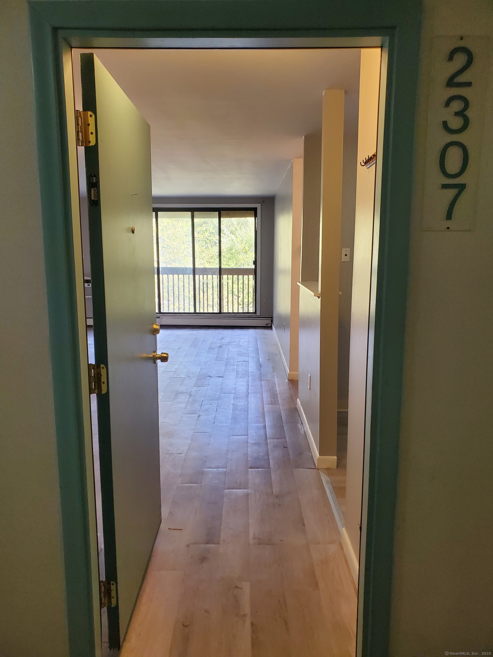 Cromwell, Connecticut 06416, United States, 2 Bedrooms Bedrooms, ,2 BathroomsBathrooms,Residential,Pending,215281