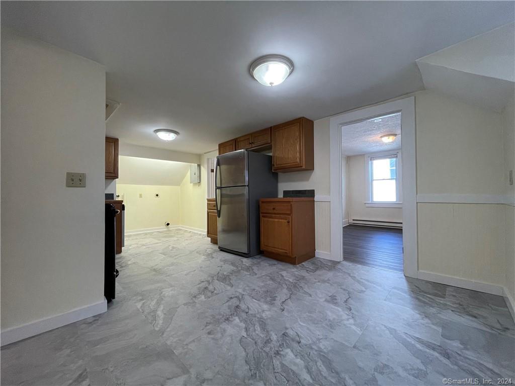 Canton, Connecticut 06019, United States, 3 Bedrooms Bedrooms, ,1 BathroomBathrooms,Residential,Pending,84192