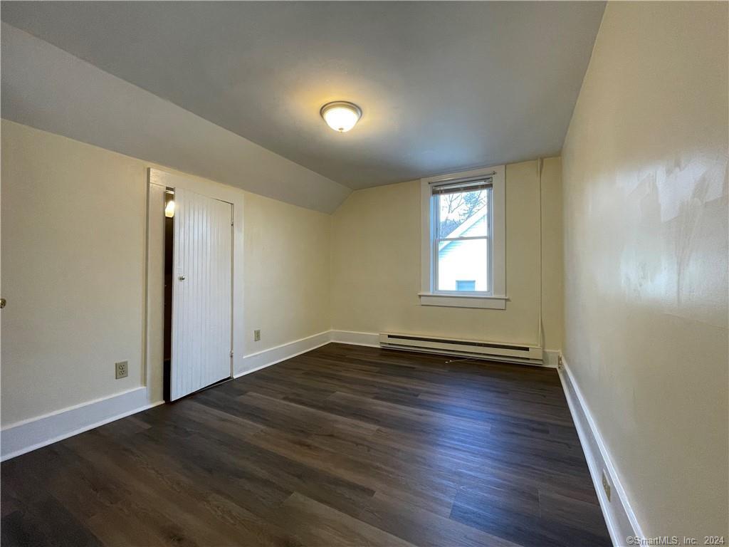 Canton, Connecticut 06019, United States, 3 Bedrooms Bedrooms, ,1 BathroomBathrooms,Residential,Pending,84192