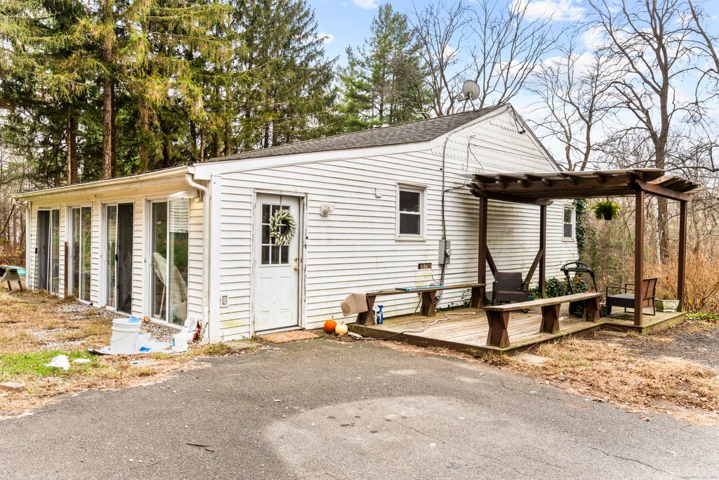 Photo of 523 Chamberlain Hill Road, Haddam, CT 06441 (MLS # 24142062)