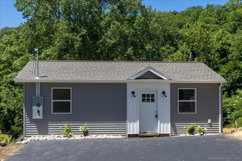 A home in Deep River