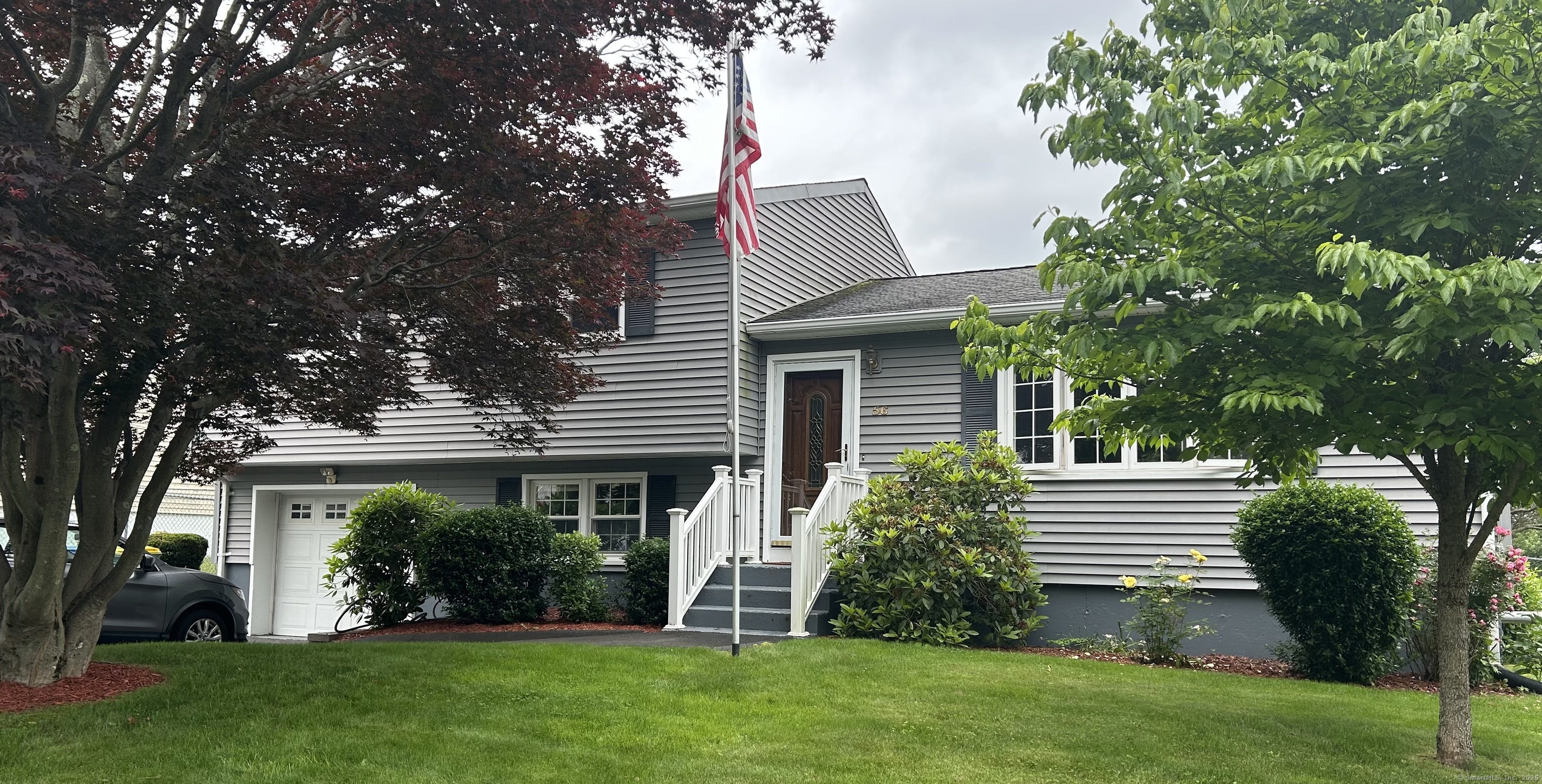 Property for Sale at Dellwood Drive, Waterbury, Connecticut - Bedrooms: 3 
Bathrooms: 2 
Rooms: 6  - $325,000
