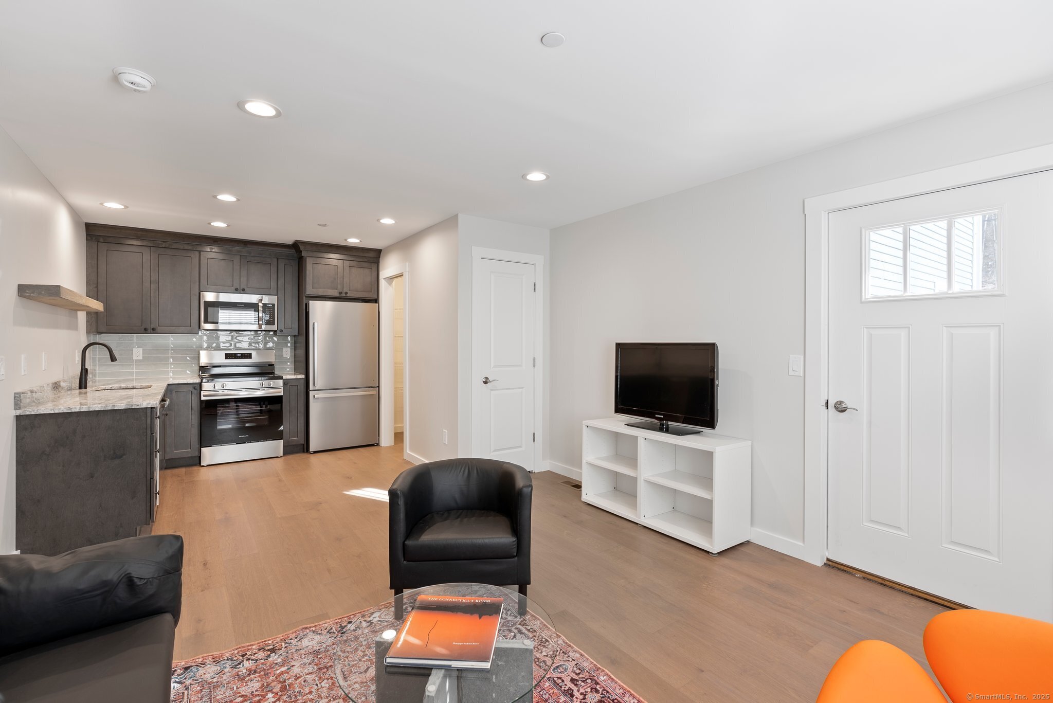 Rental Property at Butternut Street 1, Middletown, Connecticut - Bedrooms: 1 
Bathrooms: 1 
Rooms: 4  - $2,100 MO.