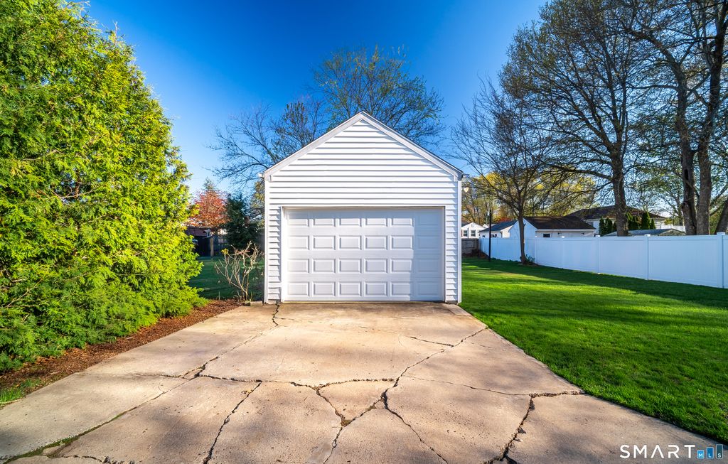 Photo of 86 Dudley Road, Wethersfield, CT 06109 (MLS # 24170790)