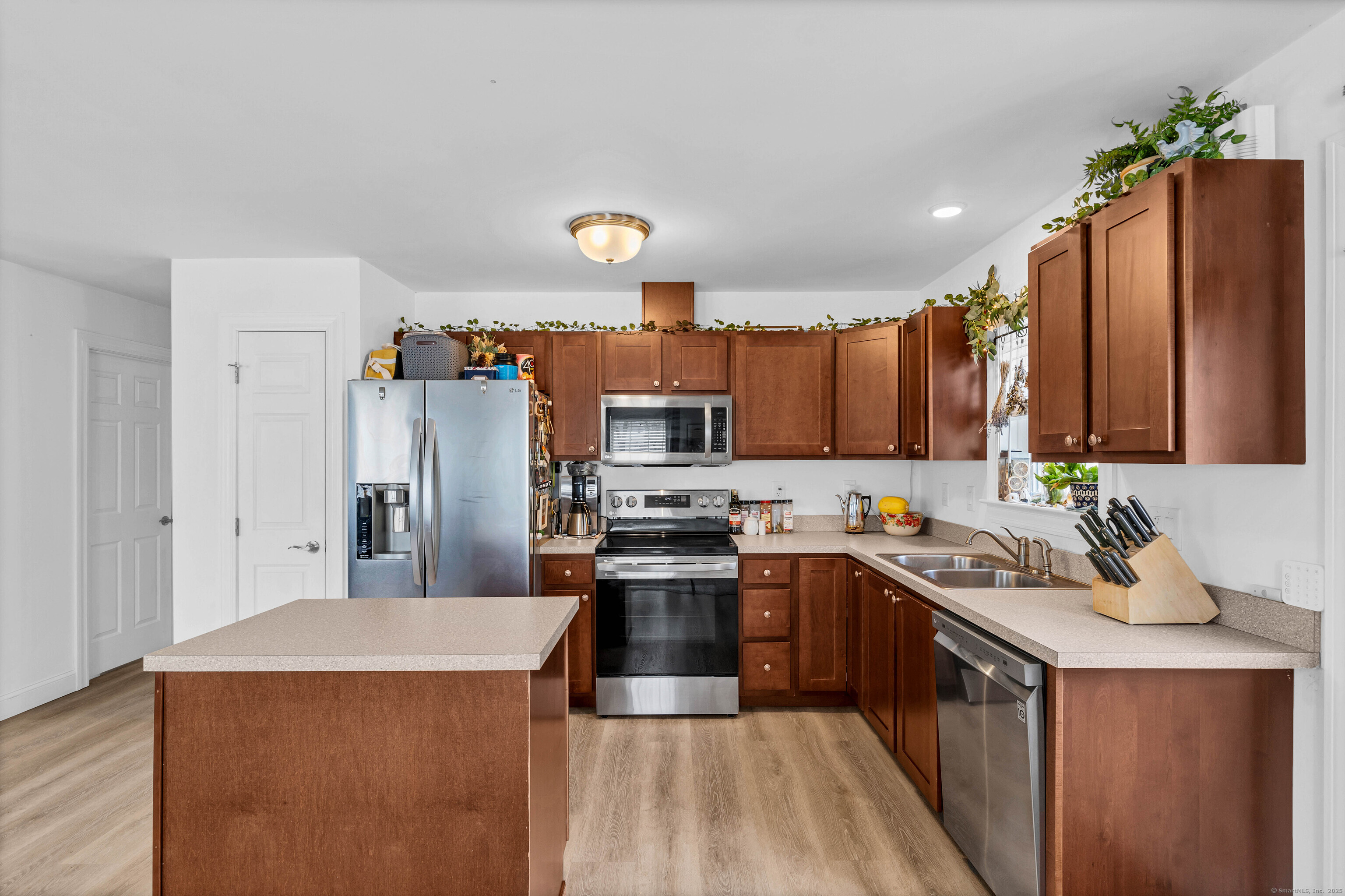 560 Laurel Hill Road, Norwich, Connecticut image 11