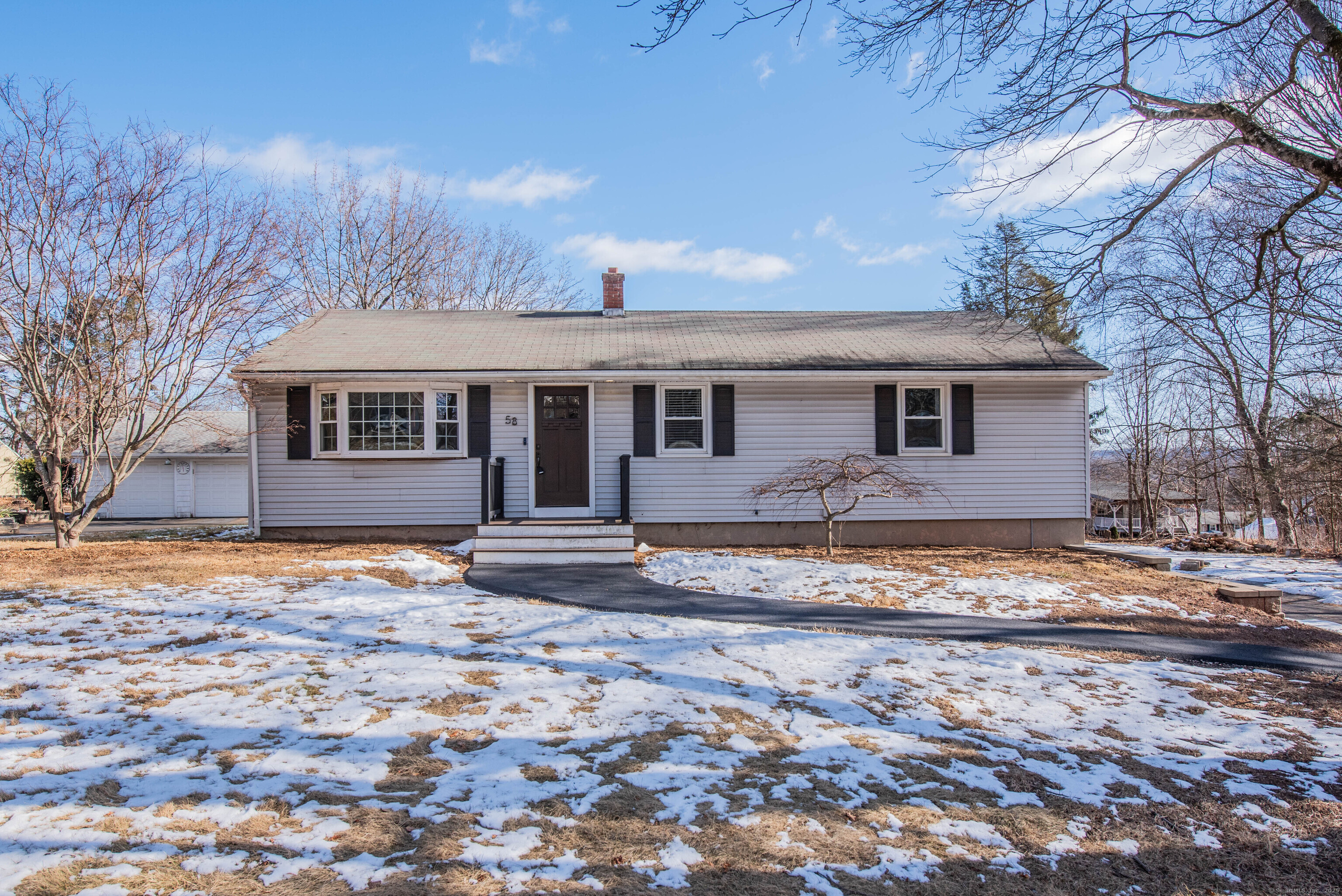 Property for Sale at Christopher Lane, Meriden, Connecticut - Bedrooms: 3 
Bathrooms: 1 
Rooms: 5  - $299,000