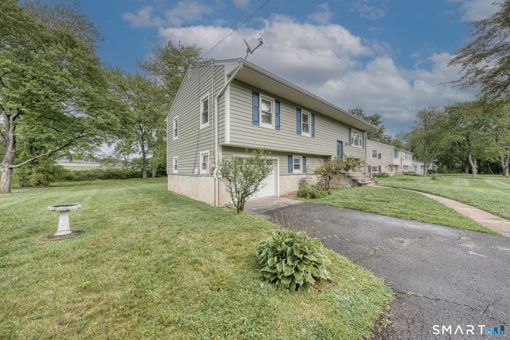 Photo of 614 Park Avenue, Bloomfield, CT 06002 (MLS # 24205560)