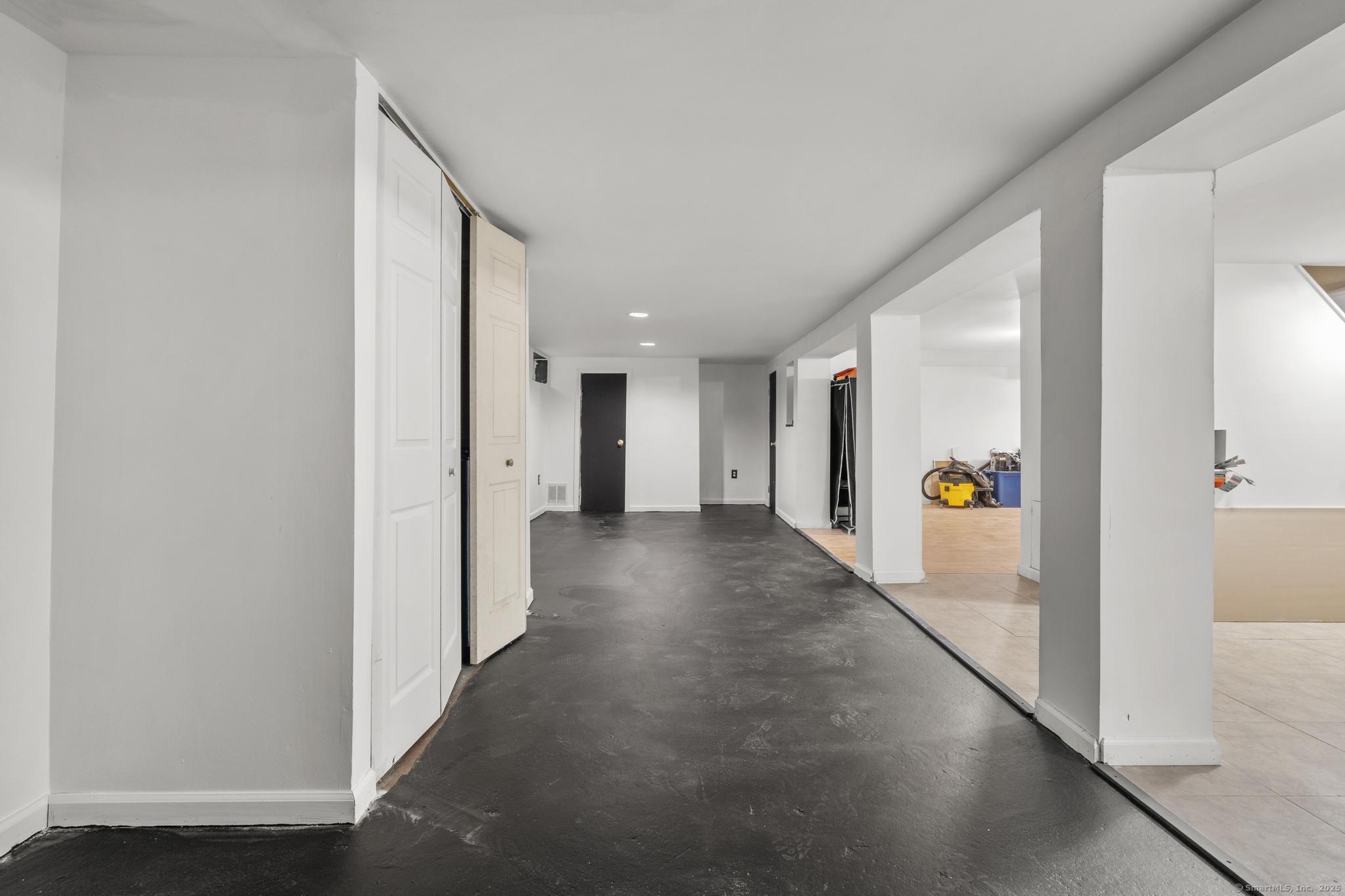 640 Matianuck Avenue, Windsor, Connecticut image 20