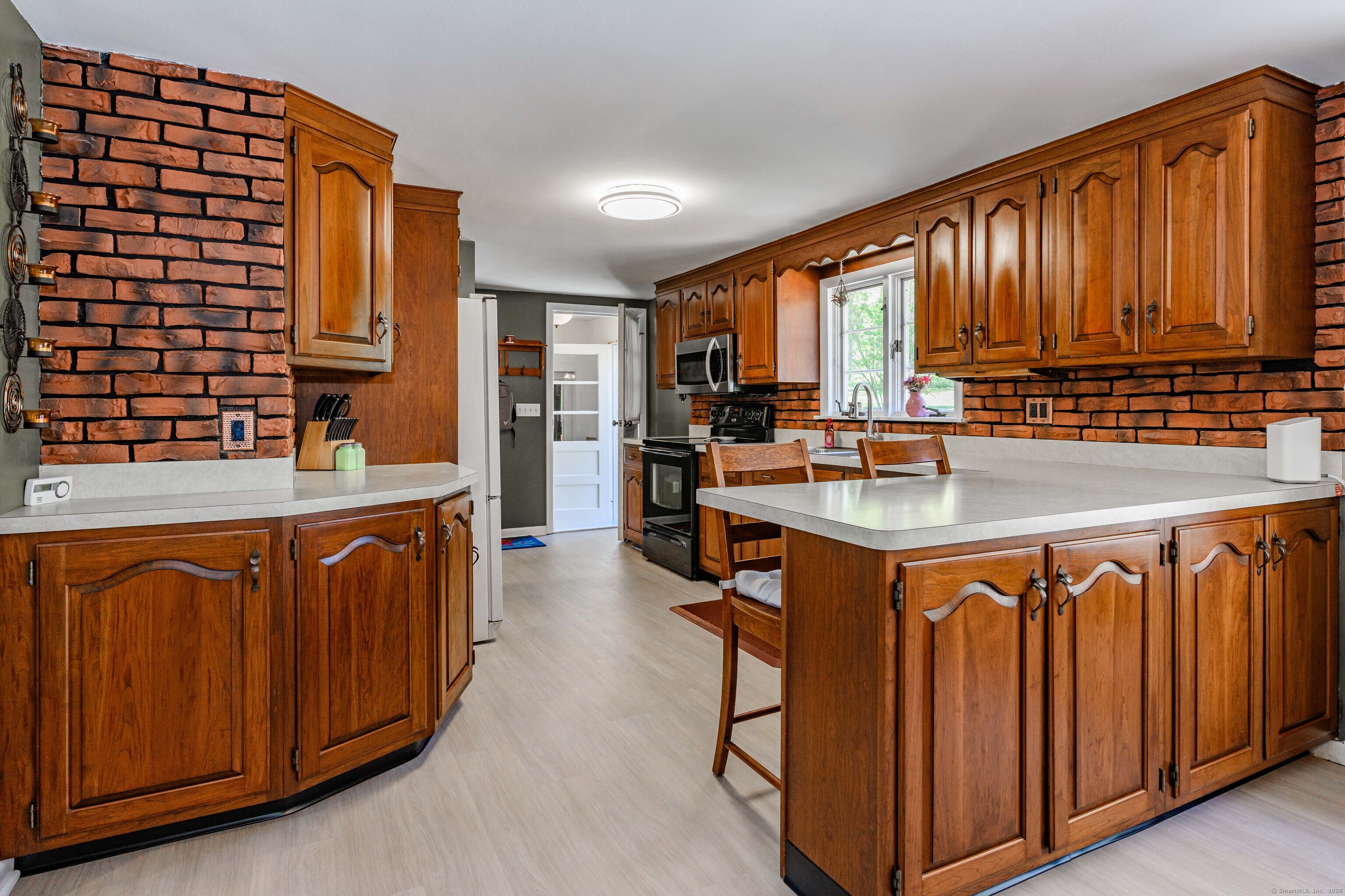 97 Doolittle Drive, Bethany, Connecticut image 6