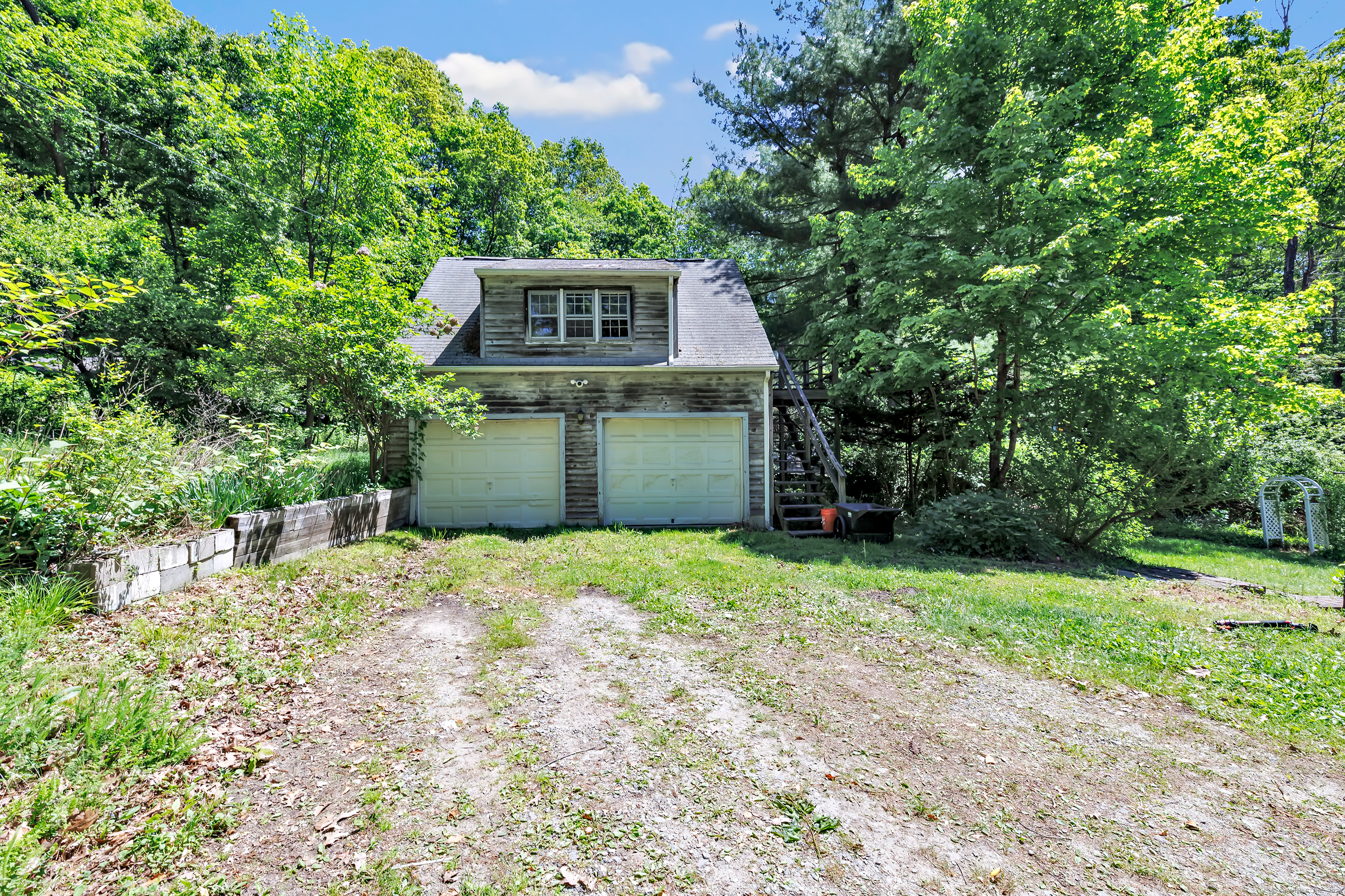 13 Hoyt Road