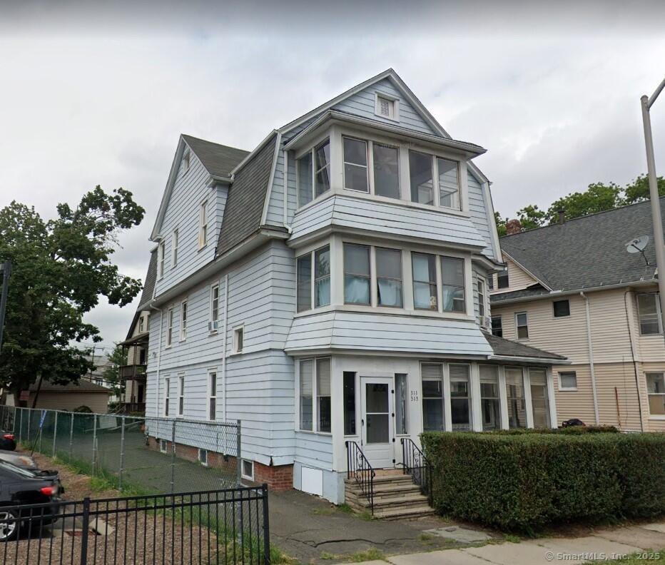 Property for Sale at New Park Avenue, Hartford, Connecticut - Bedrooms: 6 
Bathrooms: 3 
Rooms: 12  - $414,000