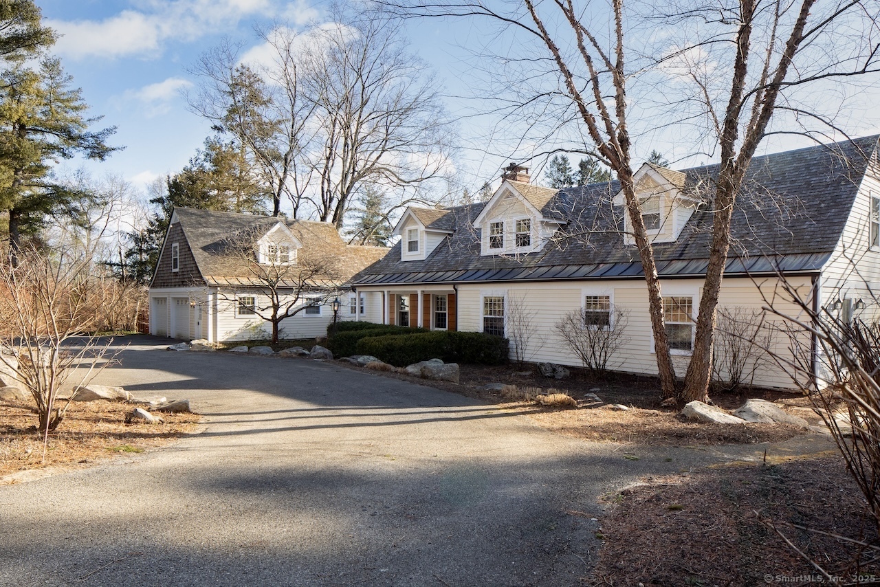 Belgo Road, Salisbury, Connecticut - 5 Bedrooms  
6 Bathrooms  
12 Rooms - 