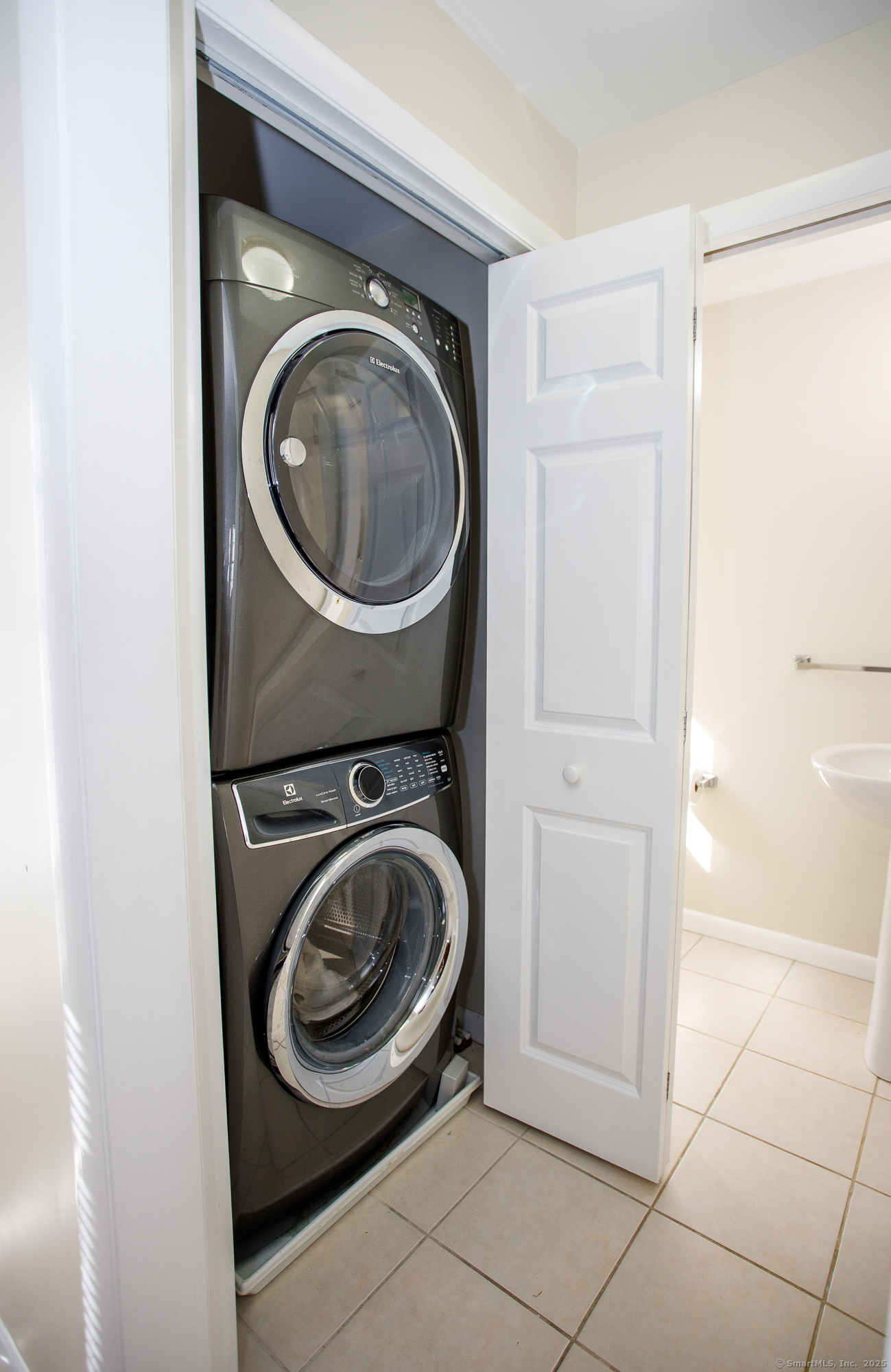 31 Parkwoods Drive #31, Norwich, Connecticut image 10