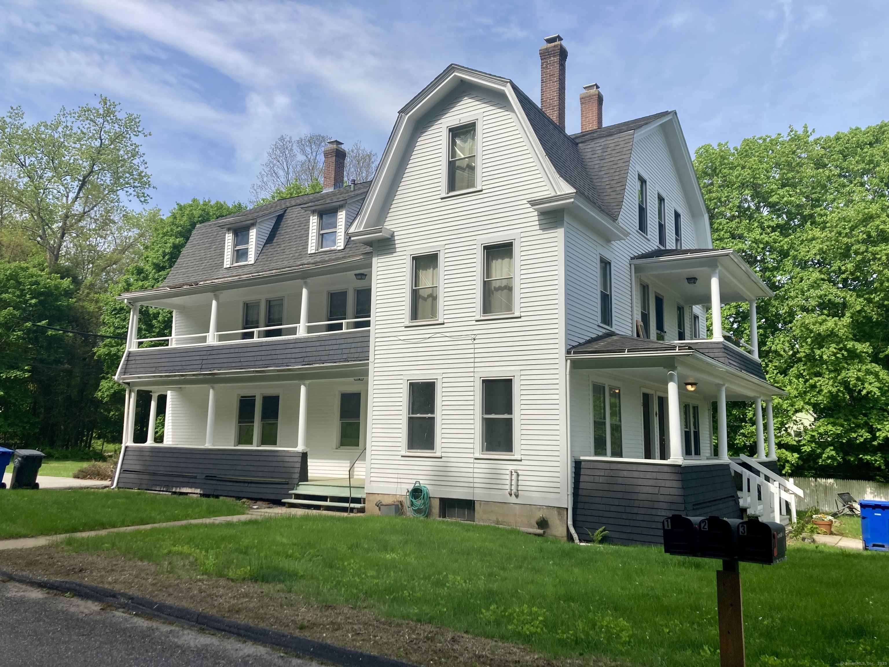 8 Center Street 2