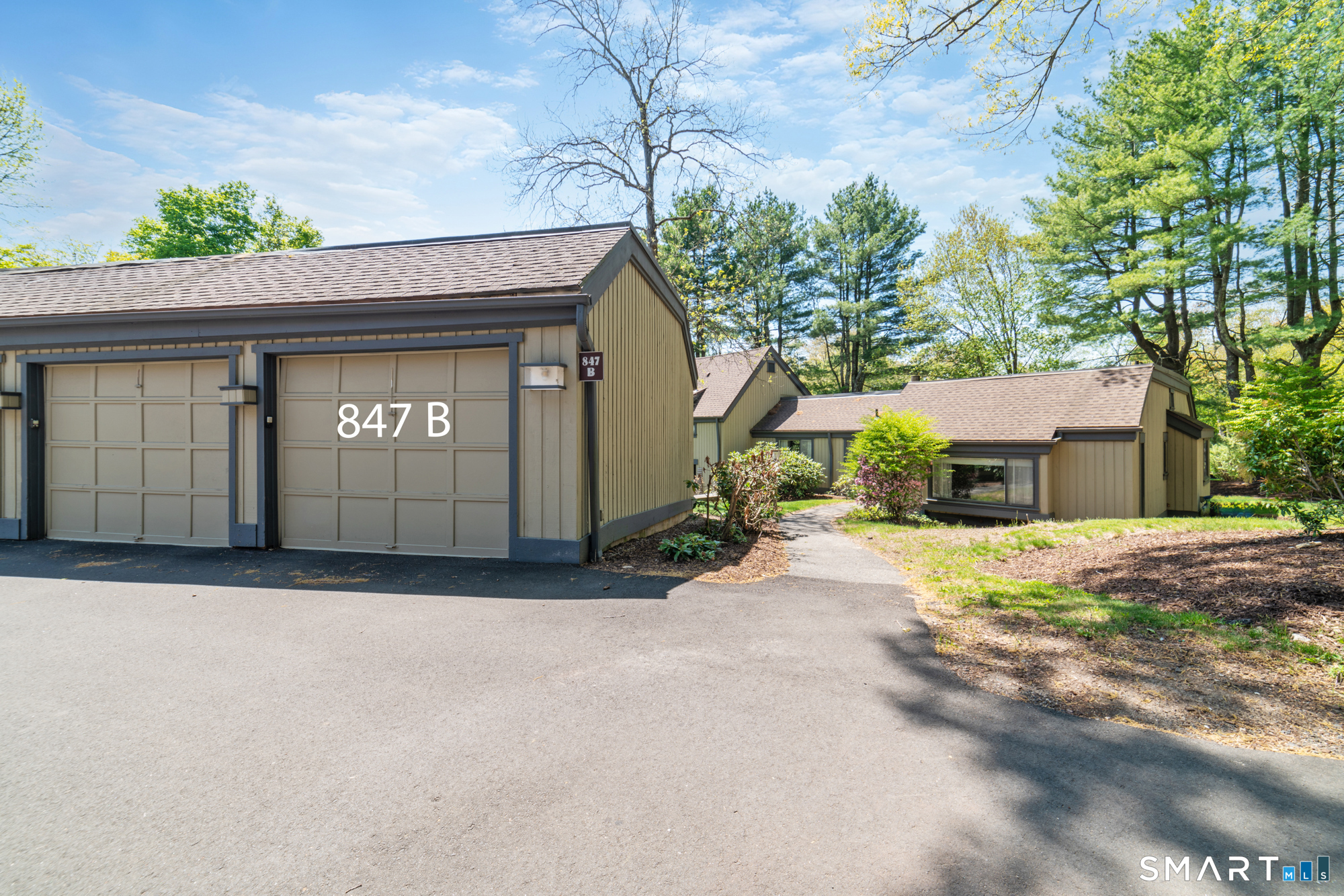 847 Heritage Village B