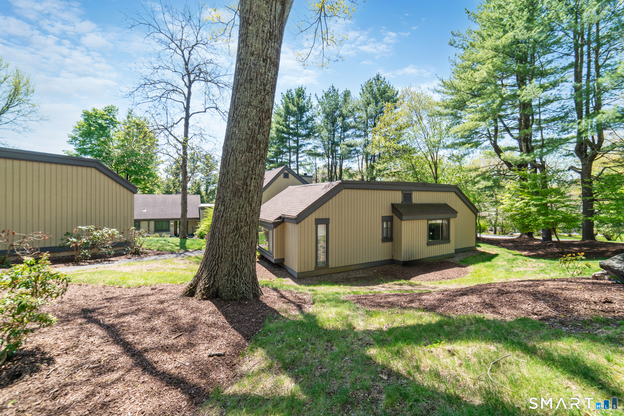 847 Heritage Village B