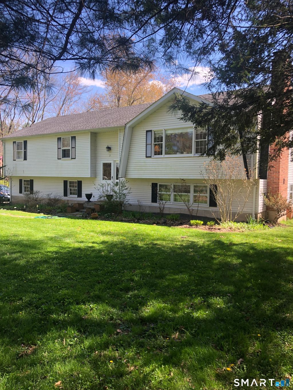 Photo of 3 Short Lane, Simsbury, CT 06070 (MLS # 24170925)