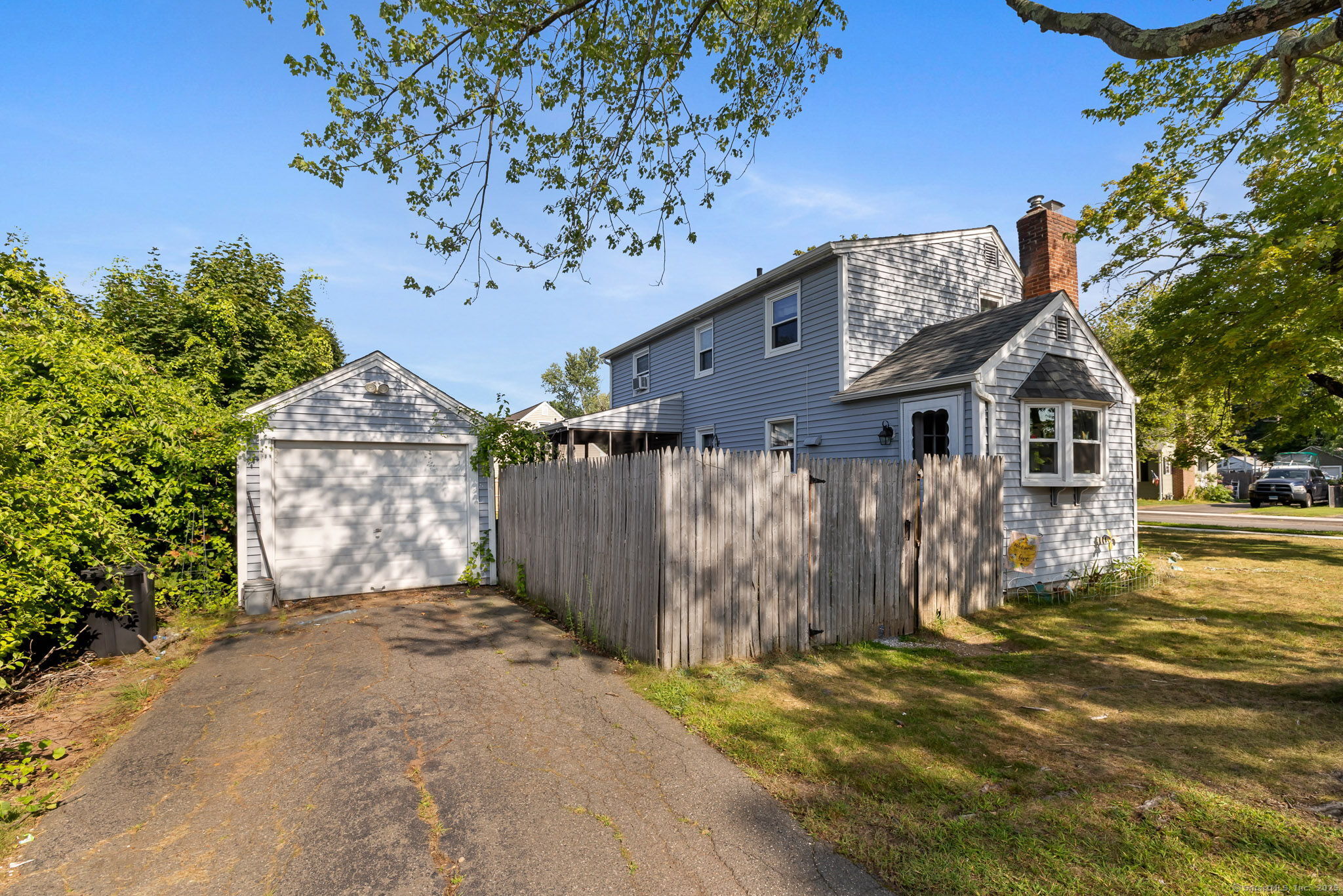 Manchester, Connecticut 06040, United States, 3 Bedrooms Bedrooms, ,2 BathroomsBathrooms,Residential,Pending,191263