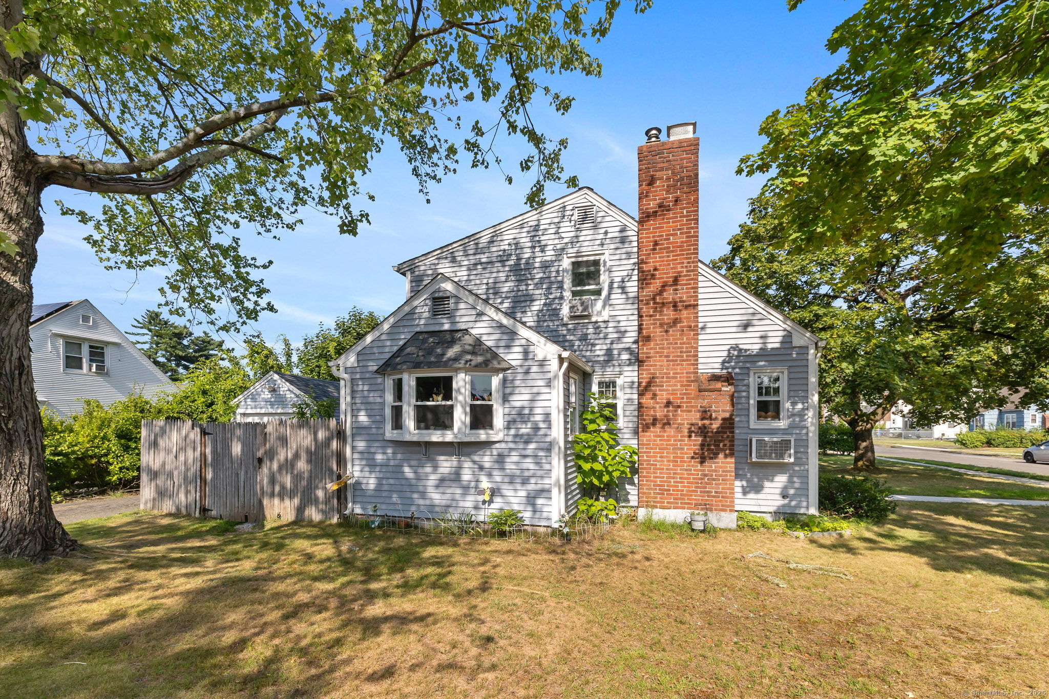 Manchester, Connecticut 06040, United States, 3 Bedrooms Bedrooms, ,2 BathroomsBathrooms,Residential,Pending,191263