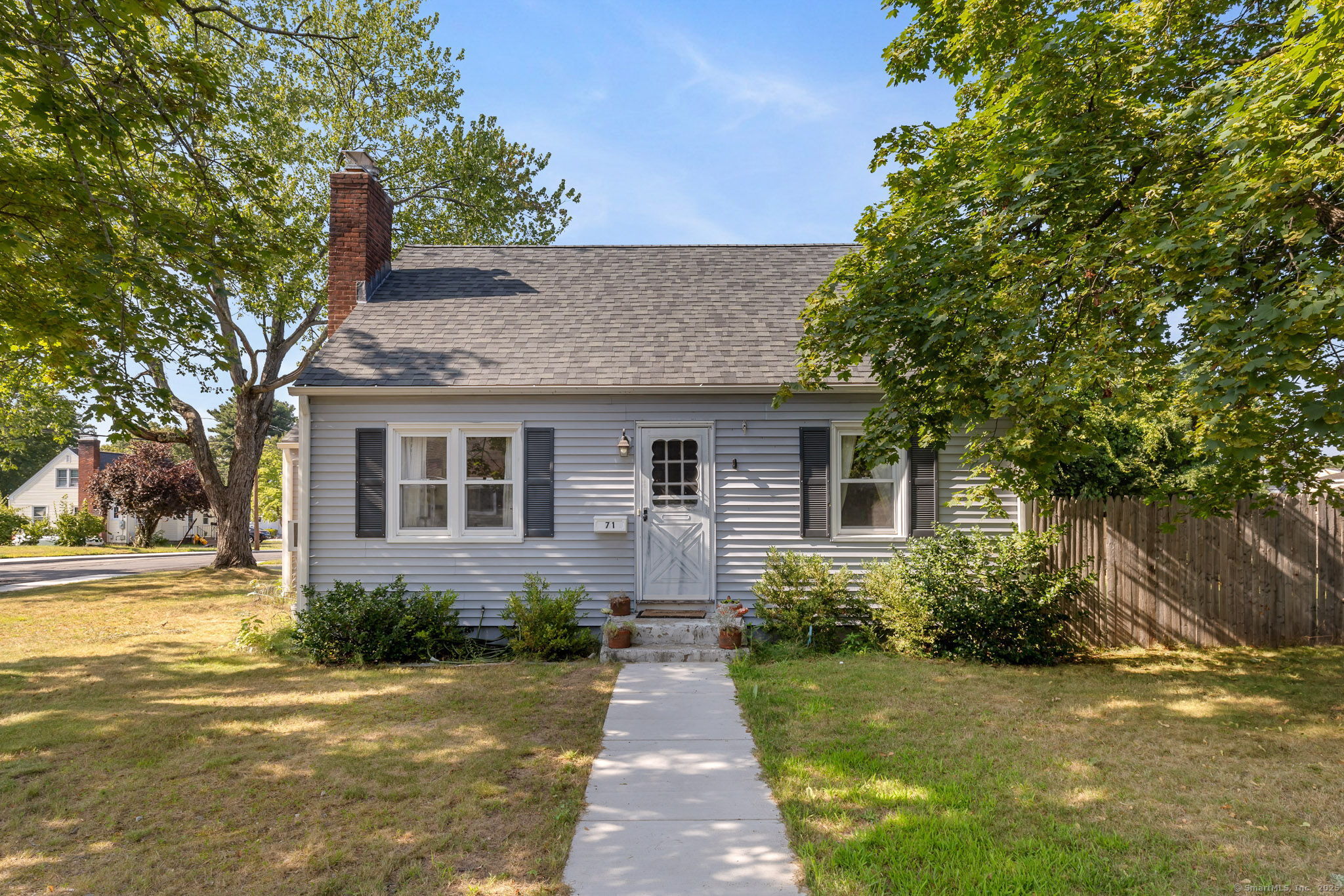 Manchester, Connecticut 06040, United States, 3 Bedrooms Bedrooms, ,2 BathroomsBathrooms,Residential,Pending,191263