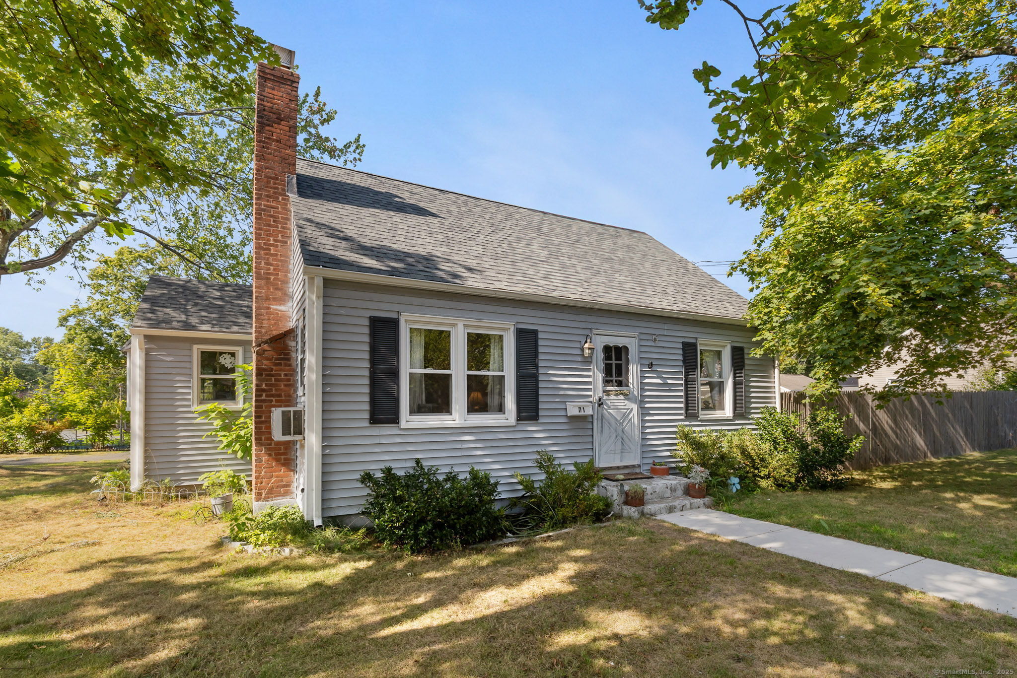 Manchester, Connecticut 06040, United States, 3 Bedrooms Bedrooms, ,2 BathroomsBathrooms,Residential,Pending,191263