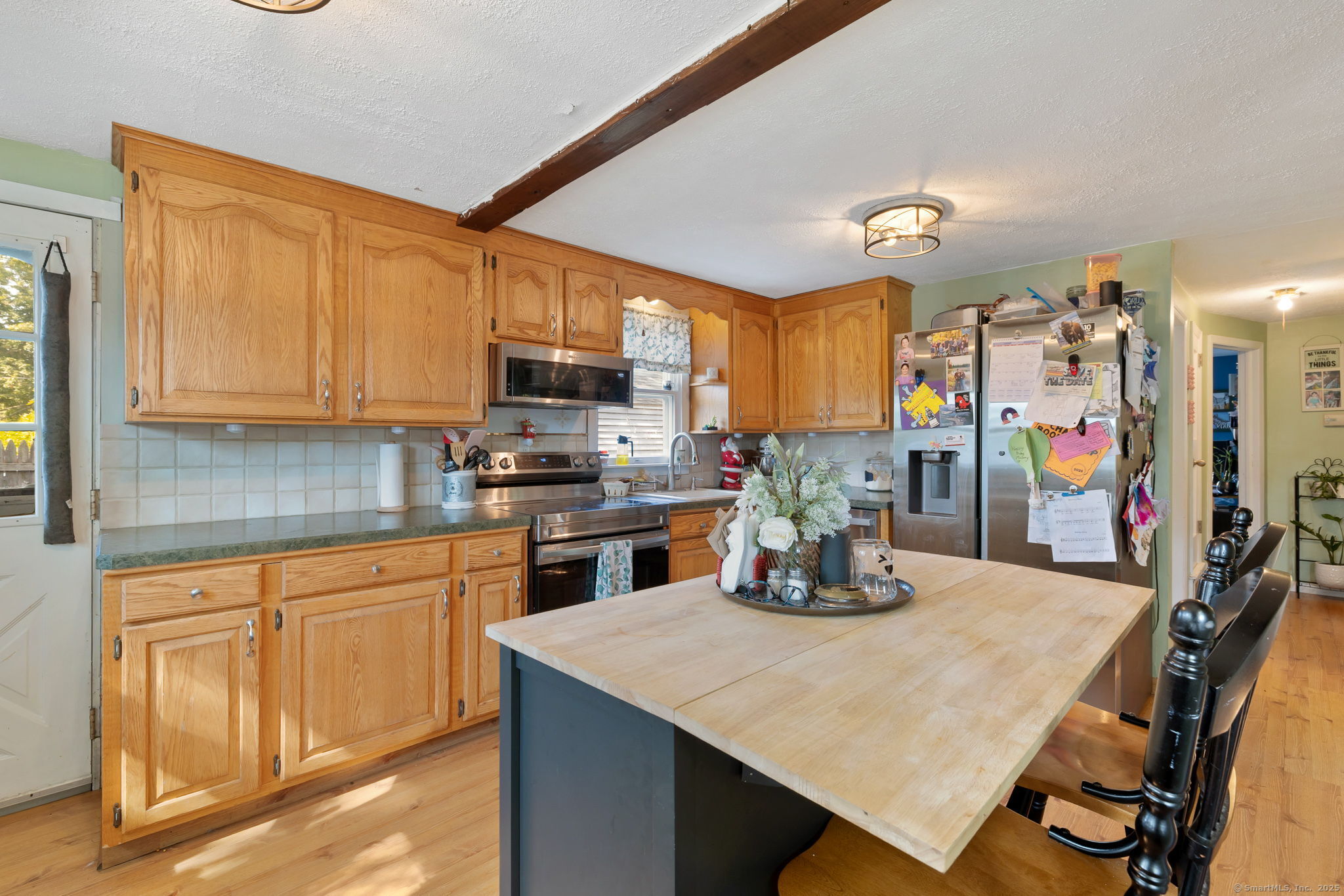 Manchester, Connecticut 06040, United States, 3 Bedrooms Bedrooms, ,2 BathroomsBathrooms,Residential,Pending,191263