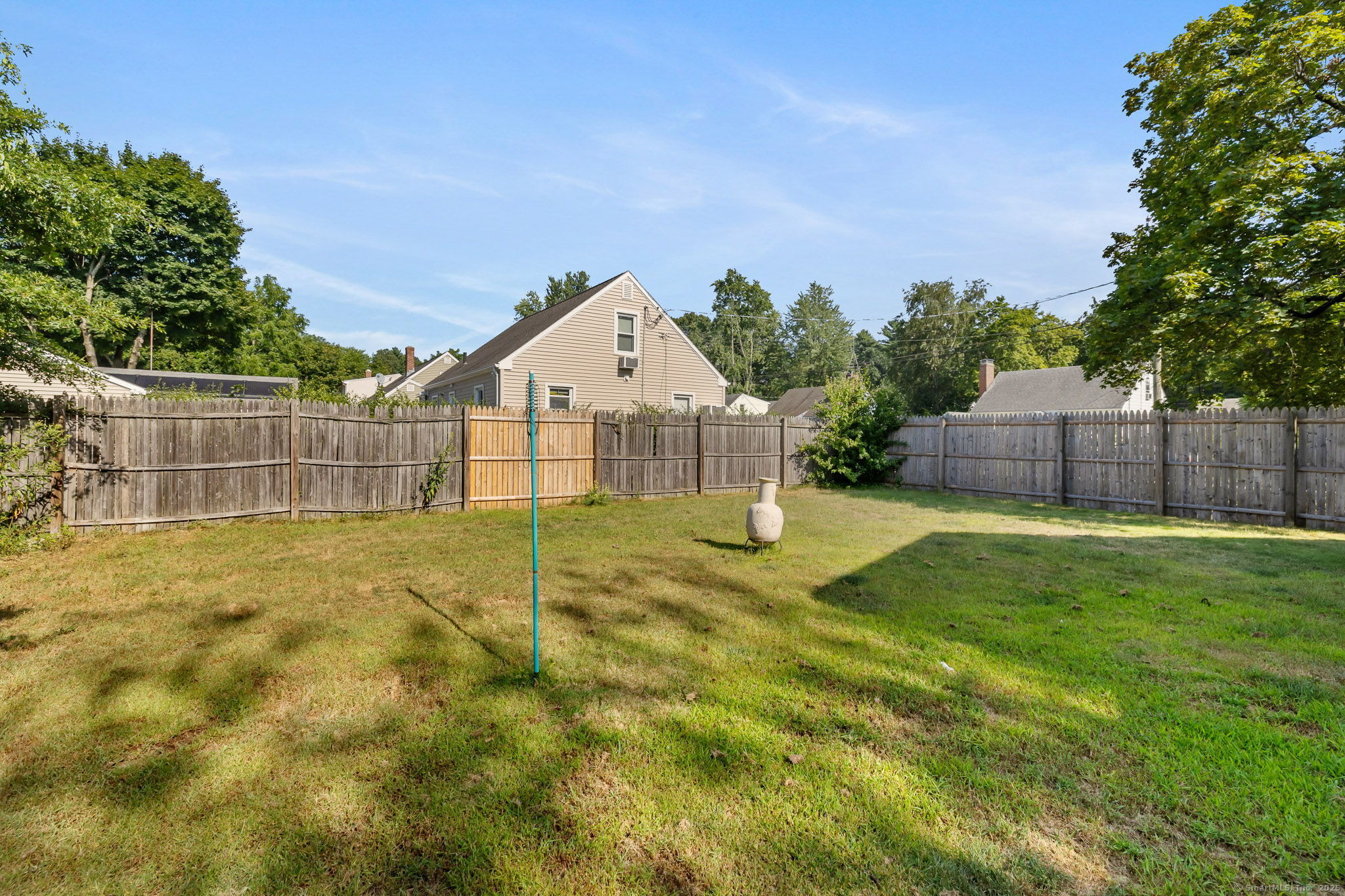 Manchester, Connecticut 06040, United States, 3 Bedrooms Bedrooms, ,2 BathroomsBathrooms,Residential,Pending,191263