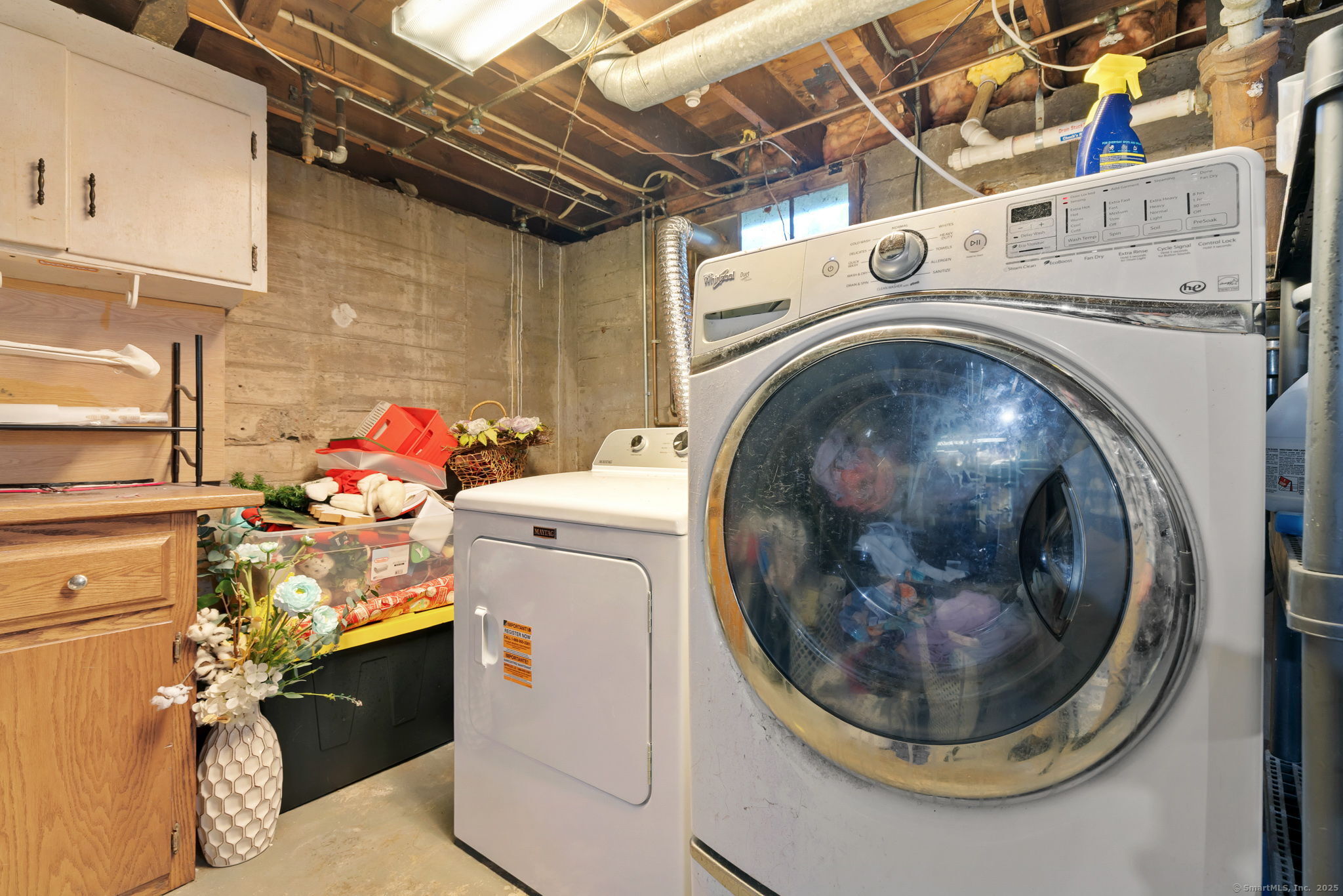 Manchester, Connecticut 06040, United States, 3 Bedrooms Bedrooms, ,2 BathroomsBathrooms,Residential,Pending,191263