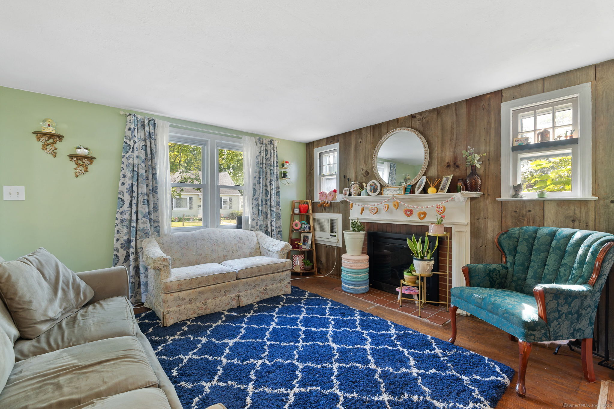 Manchester, Connecticut 06040, United States, 3 Bedrooms Bedrooms, ,2 BathroomsBathrooms,Residential,Pending,191263