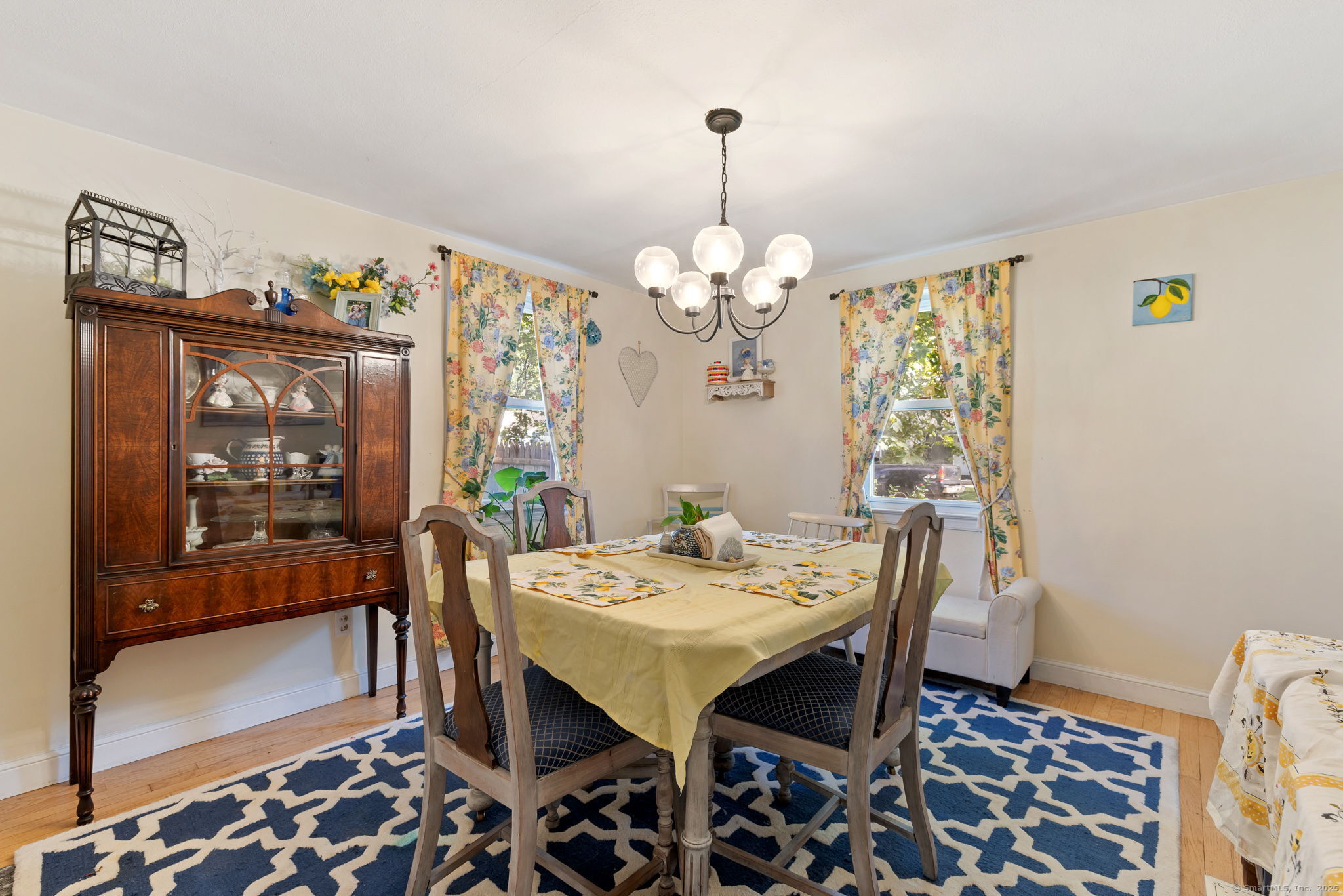 Manchester, Connecticut 06040, United States, 3 Bedrooms Bedrooms, ,2 BathroomsBathrooms,Residential,Pending,191263