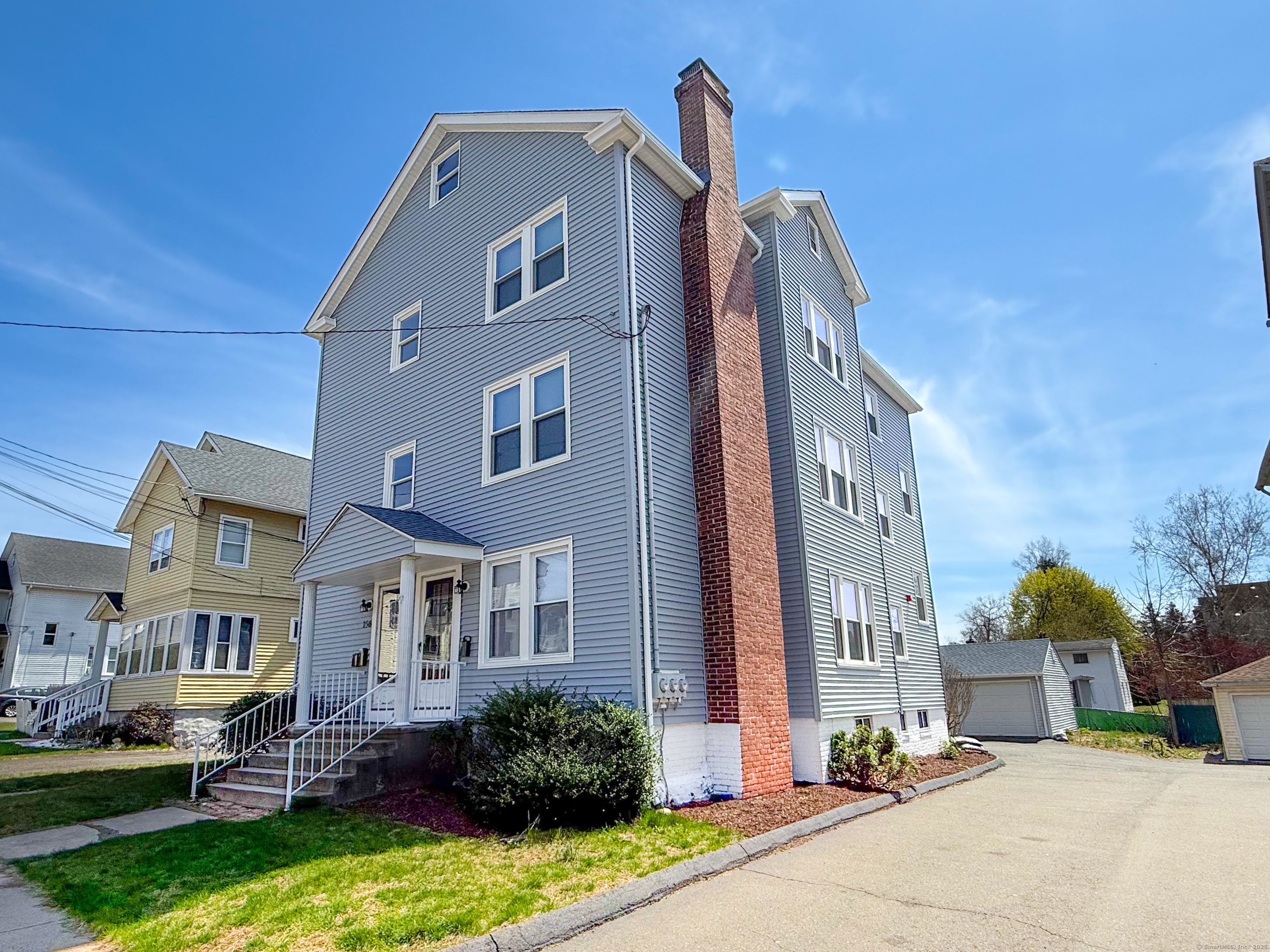 Rental Property at Columbia Street, New Britain, Connecticut - Bedrooms: 2 
Bathrooms: 1 
Rooms: 5  - $1,800 MO.