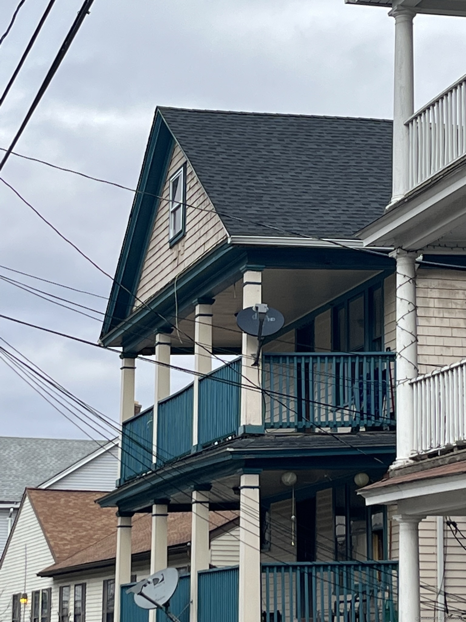 Property for Sale at Alder Street, Waterbury, Connecticut - Bedrooms: 6 
Bathrooms: 3 
Rooms: 15  - $435,000