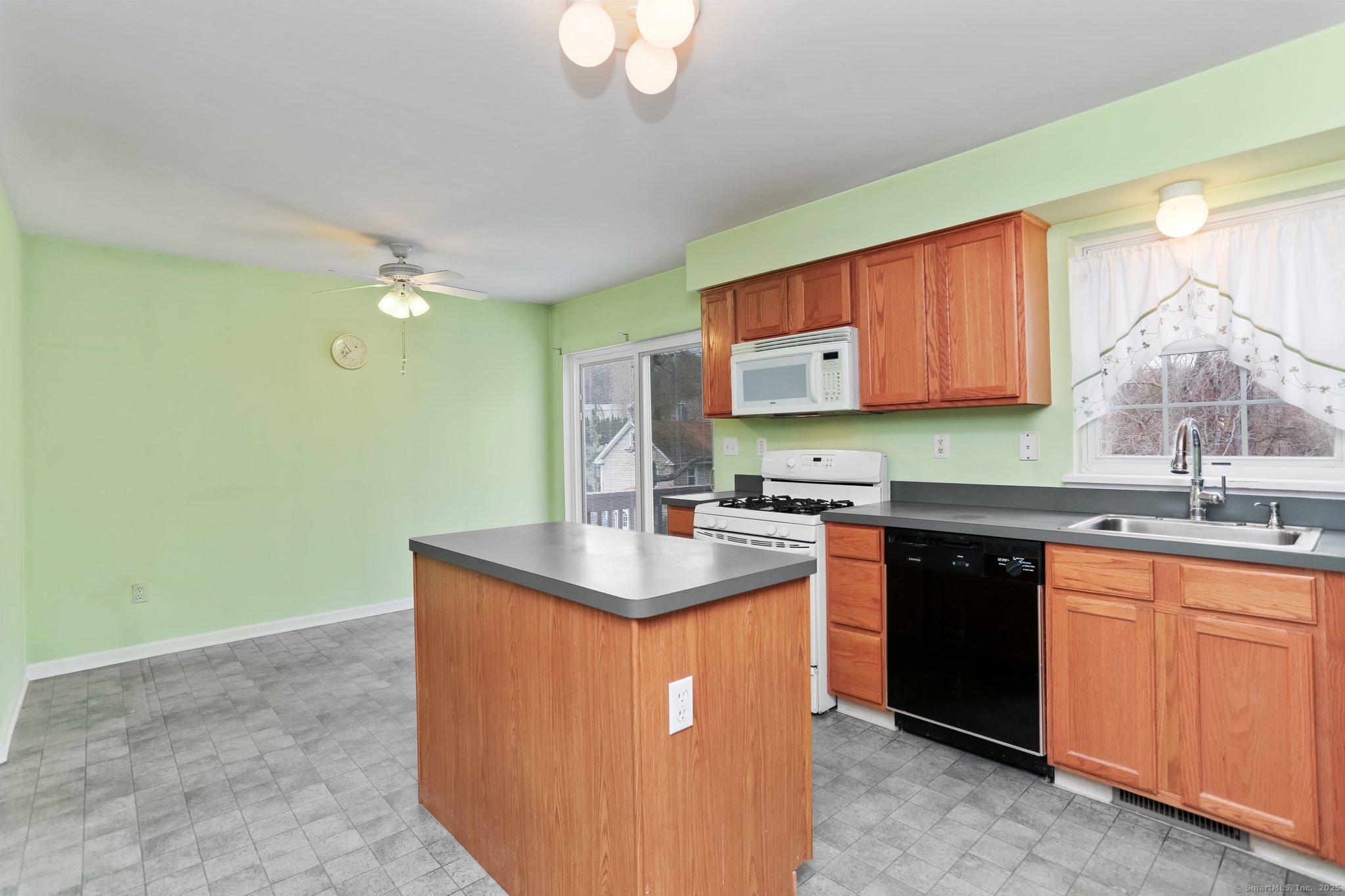 157 Hull Street, Ansonia, Connecticut image 16