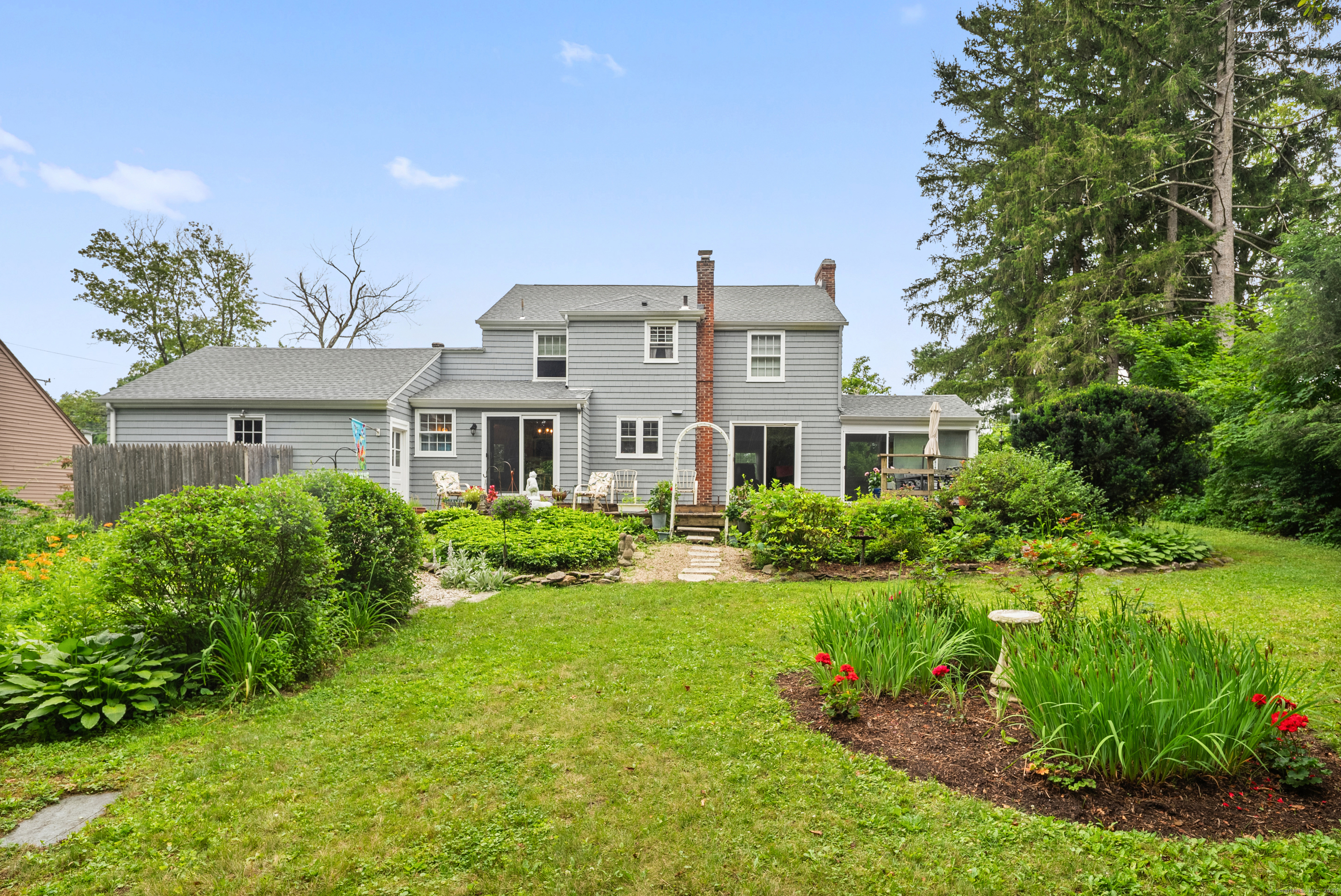 46 Dyer Avenue