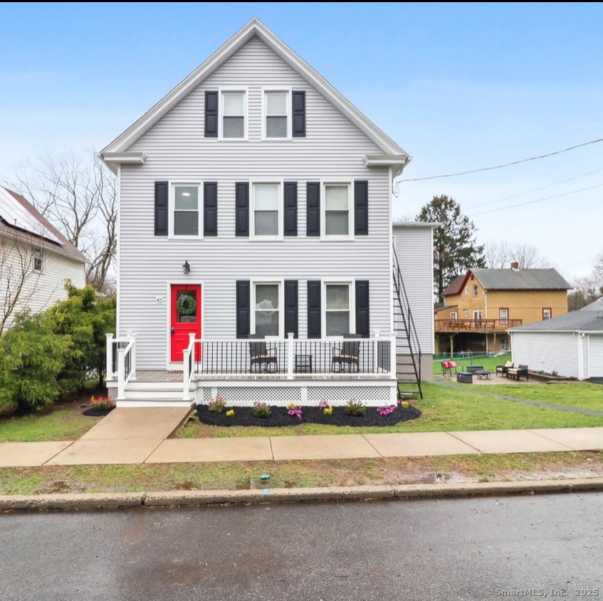 Antonio Avenue 2 Floor, Meriden, Connecticut - 3 Bedrooms  
1 Bathrooms  
4 Rooms - 