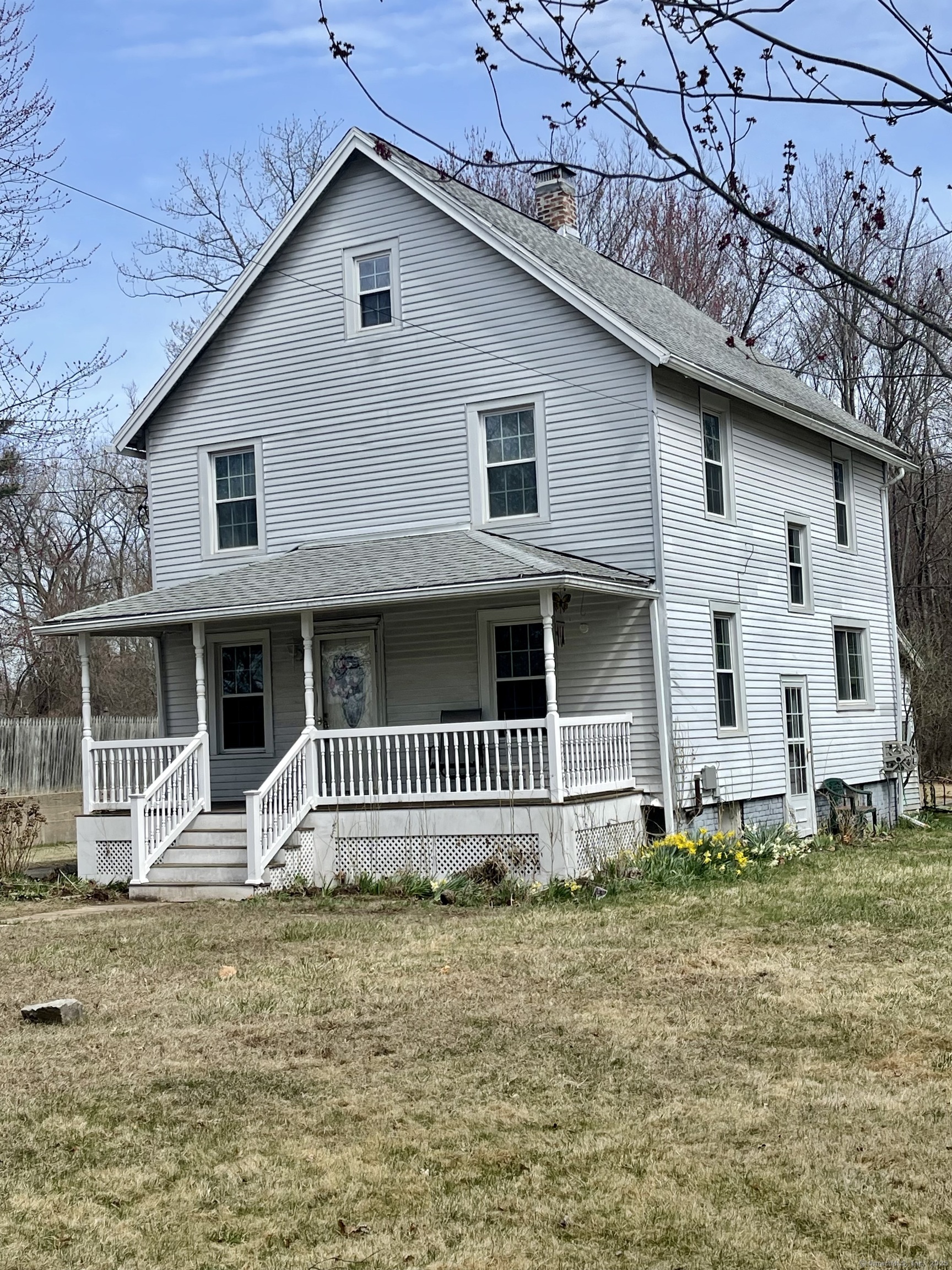 Main Street, East Hartford, Connecticut - 4 Bedrooms  
1 Bathrooms  
8 Rooms - 