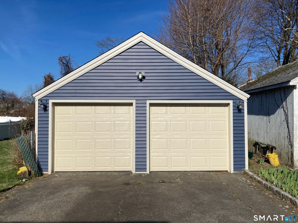 Photo of 946 Riverton Terrace, Stratford, CT 06614 (MLS # 24165838)