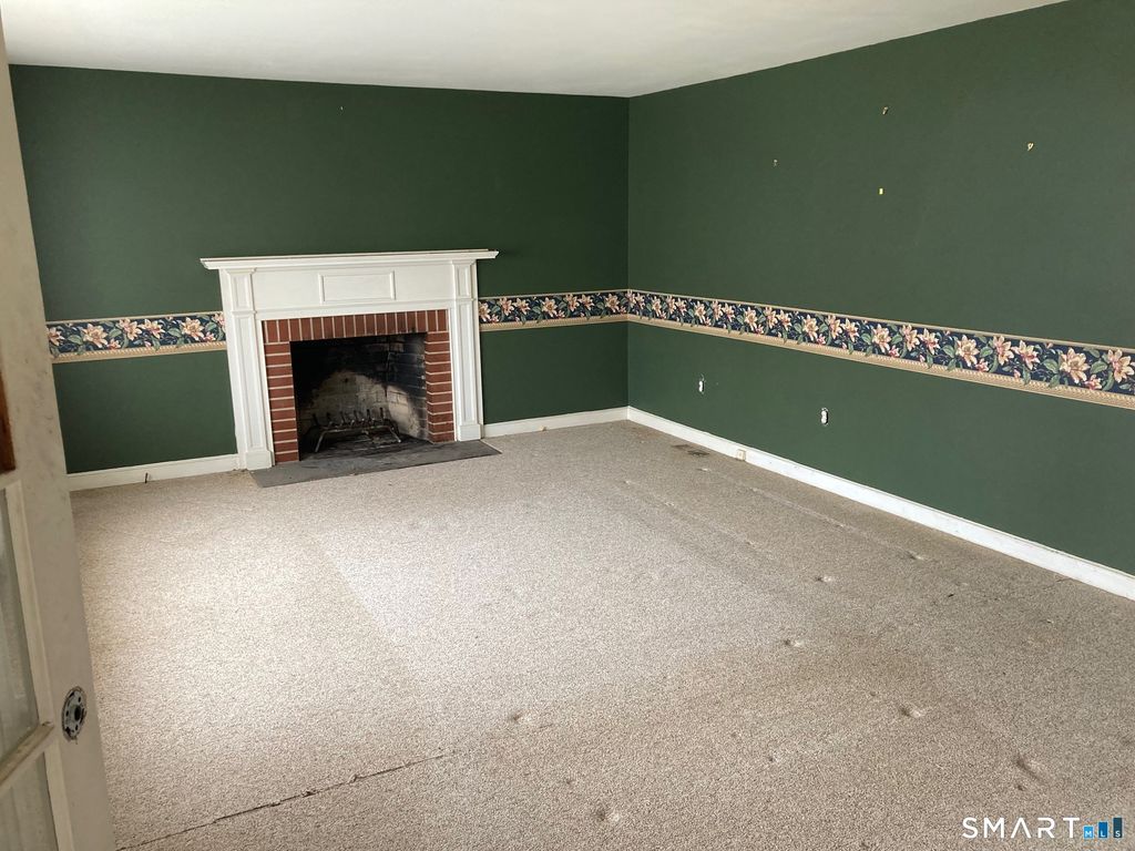 Photo of 946 Riverton Terrace, Stratford, CT 06614 (MLS # 24165838)