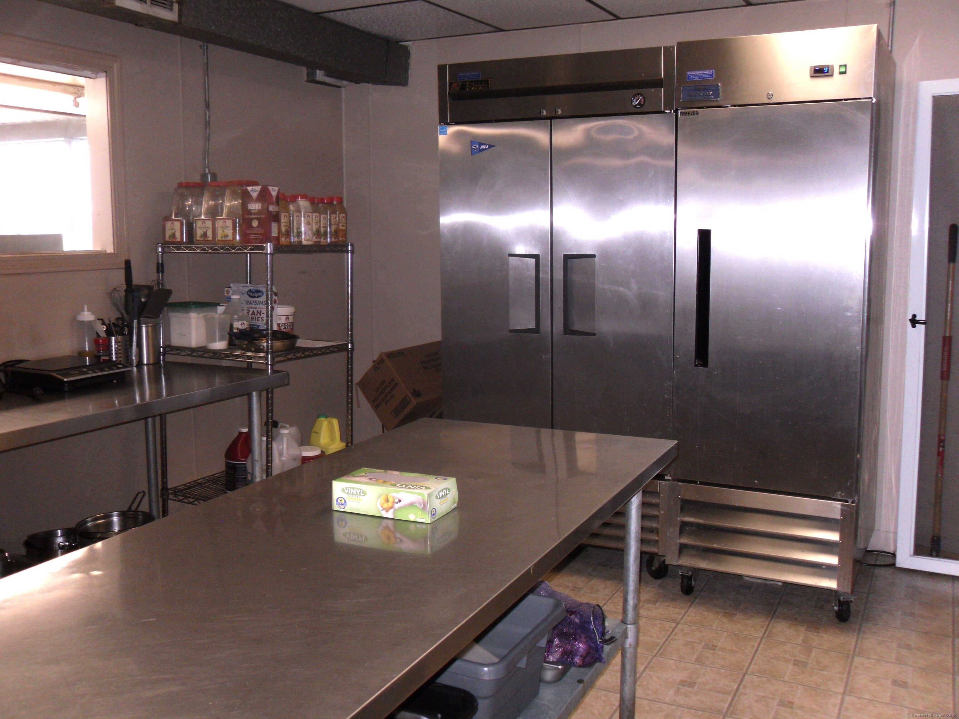 Windsor Locks, Connecticut 06096, United States, ,Commercial,Active,158673