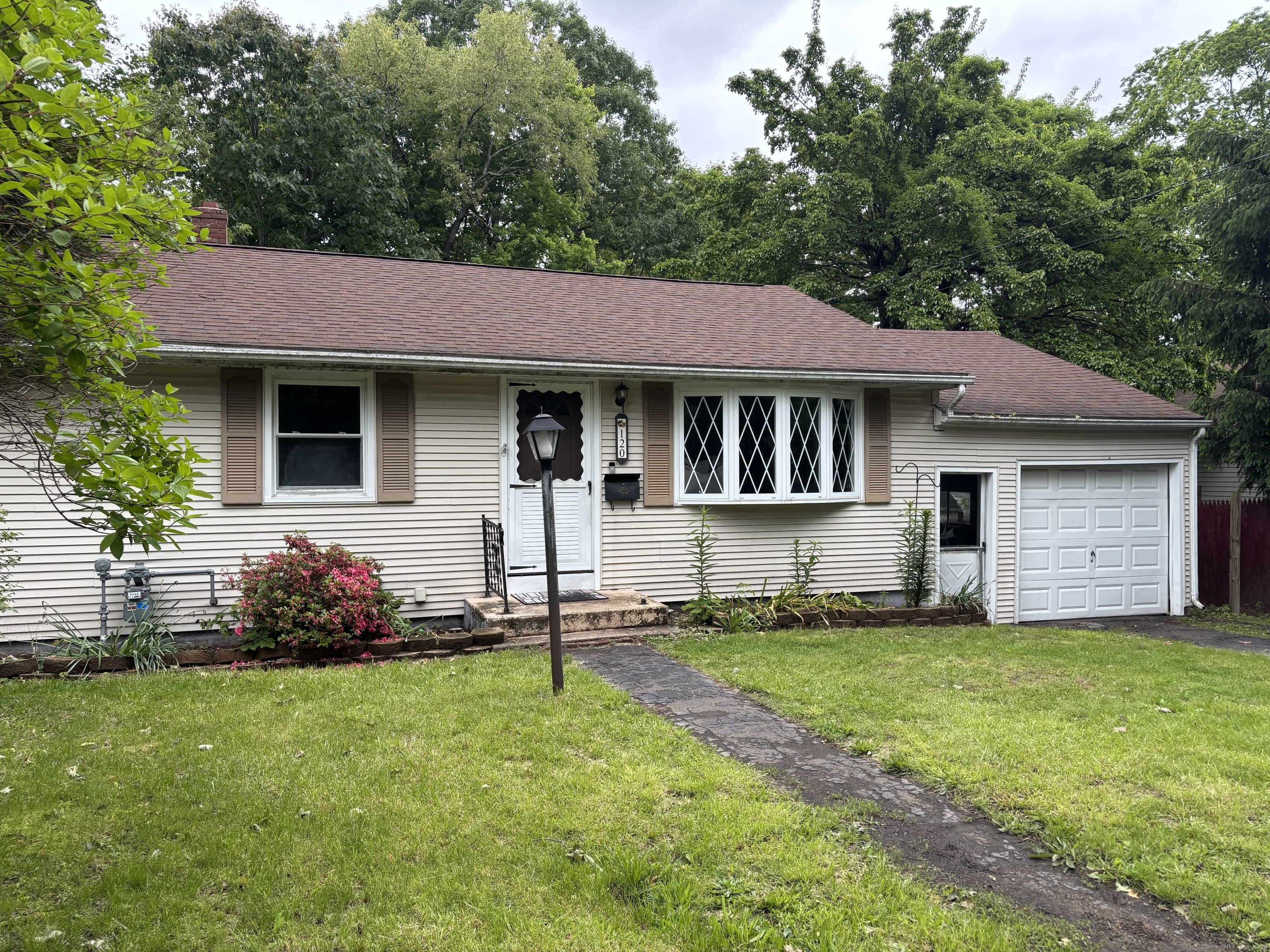 Property for Sale at Wall Street, Meriden, Connecticut - Bedrooms: 3 
Bathrooms: 1 
Rooms: 5  - $289,900
