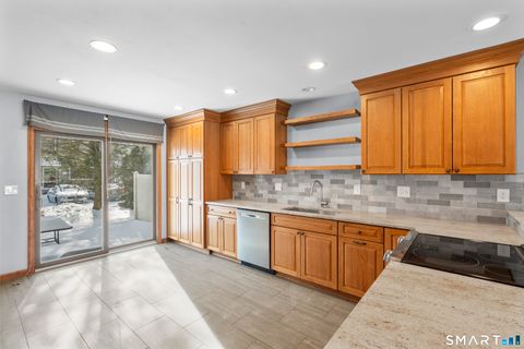 Tiny photo for 75 Orangewood W #75, Derby, CT 06418 (MLS # 24150234)