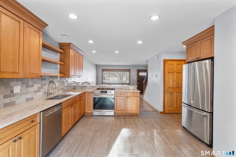 Tiny photo for 75 Orangewood W #75, Derby, CT 06418 (MLS # 24150234)