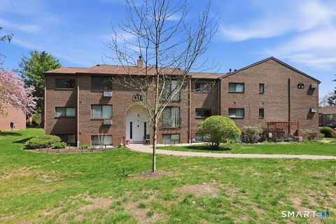 Photo of 500 Darling Street #11Q, Southington, CT 06489 (MLS # 24169688)