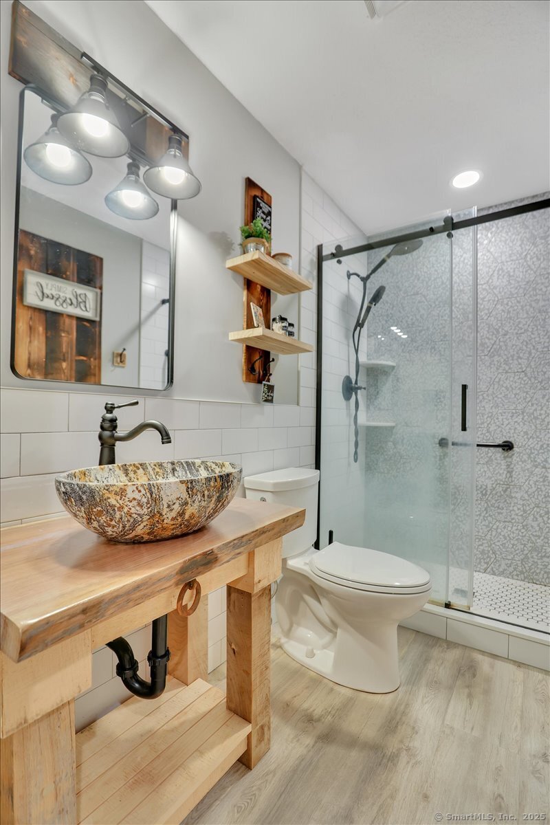 Southington, Connecticut 06489, United States, 2 Bedrooms Bedrooms, ,1 BathroomBathrooms,Residential,Pending,215053