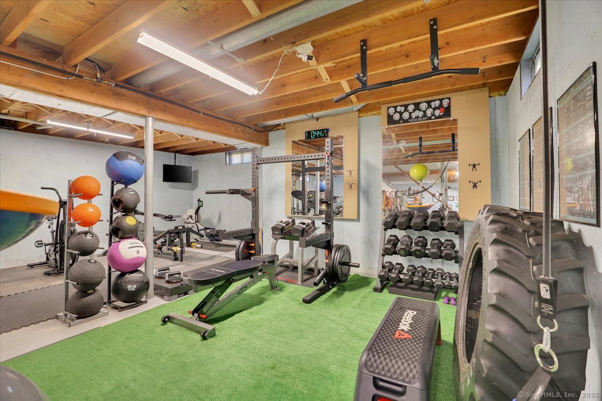 Southington, Connecticut 06489, United States, 2 Bedrooms Bedrooms, ,1 BathroomBathrooms,Residential,Pending,215053